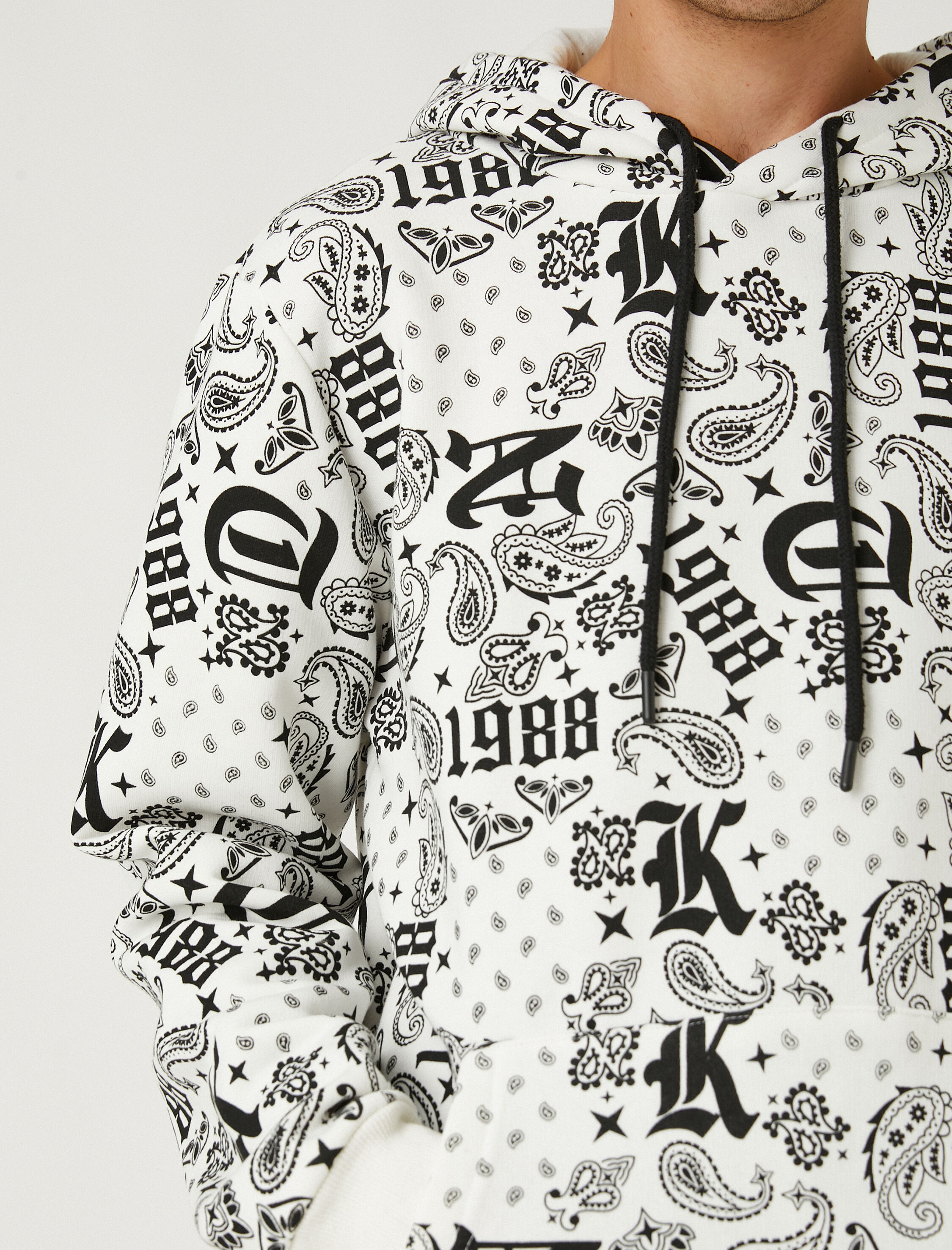 Kapşonlu Sweatshirt Şardonlu Şal Desenli