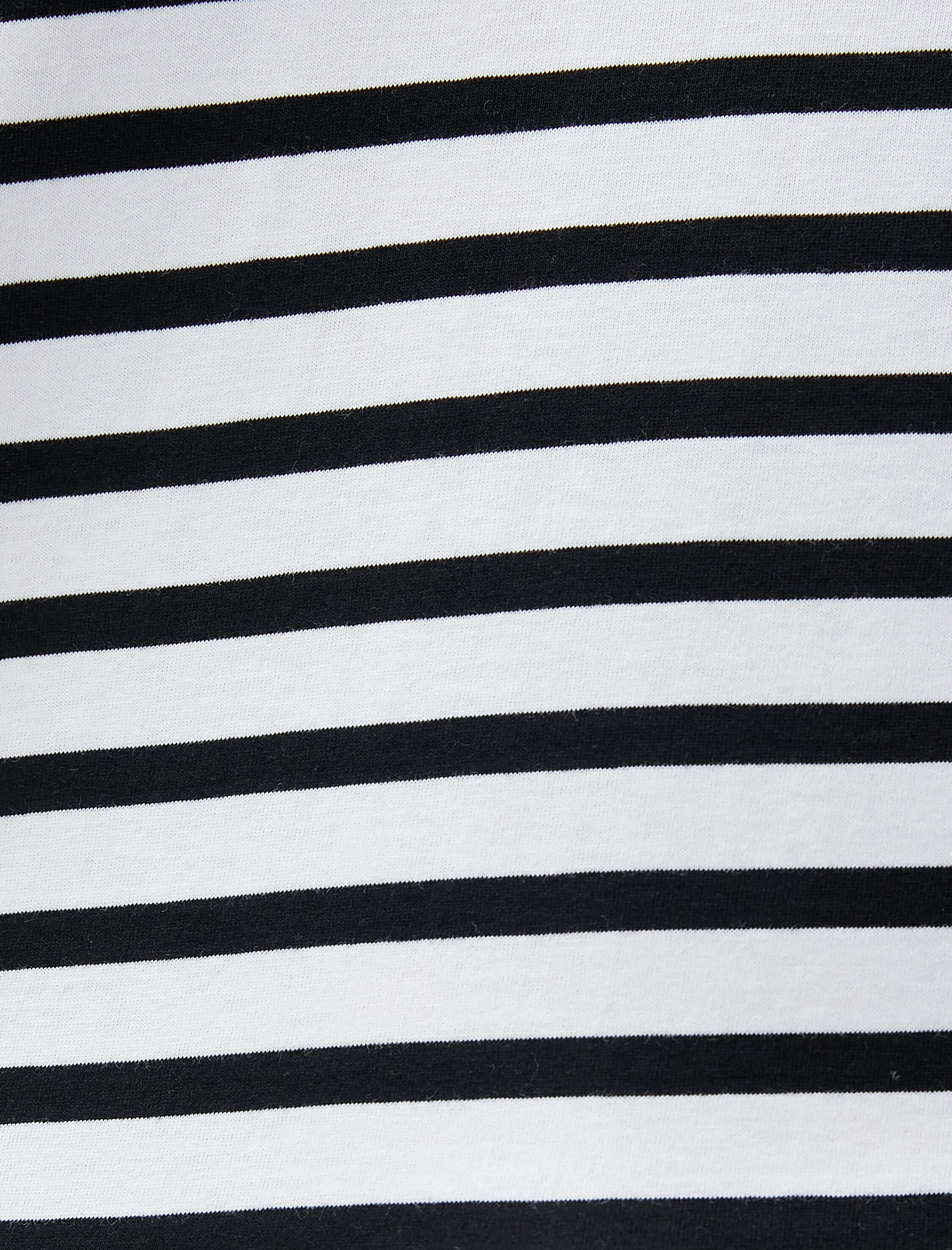   V Yaka Tişört Kısa Kollu