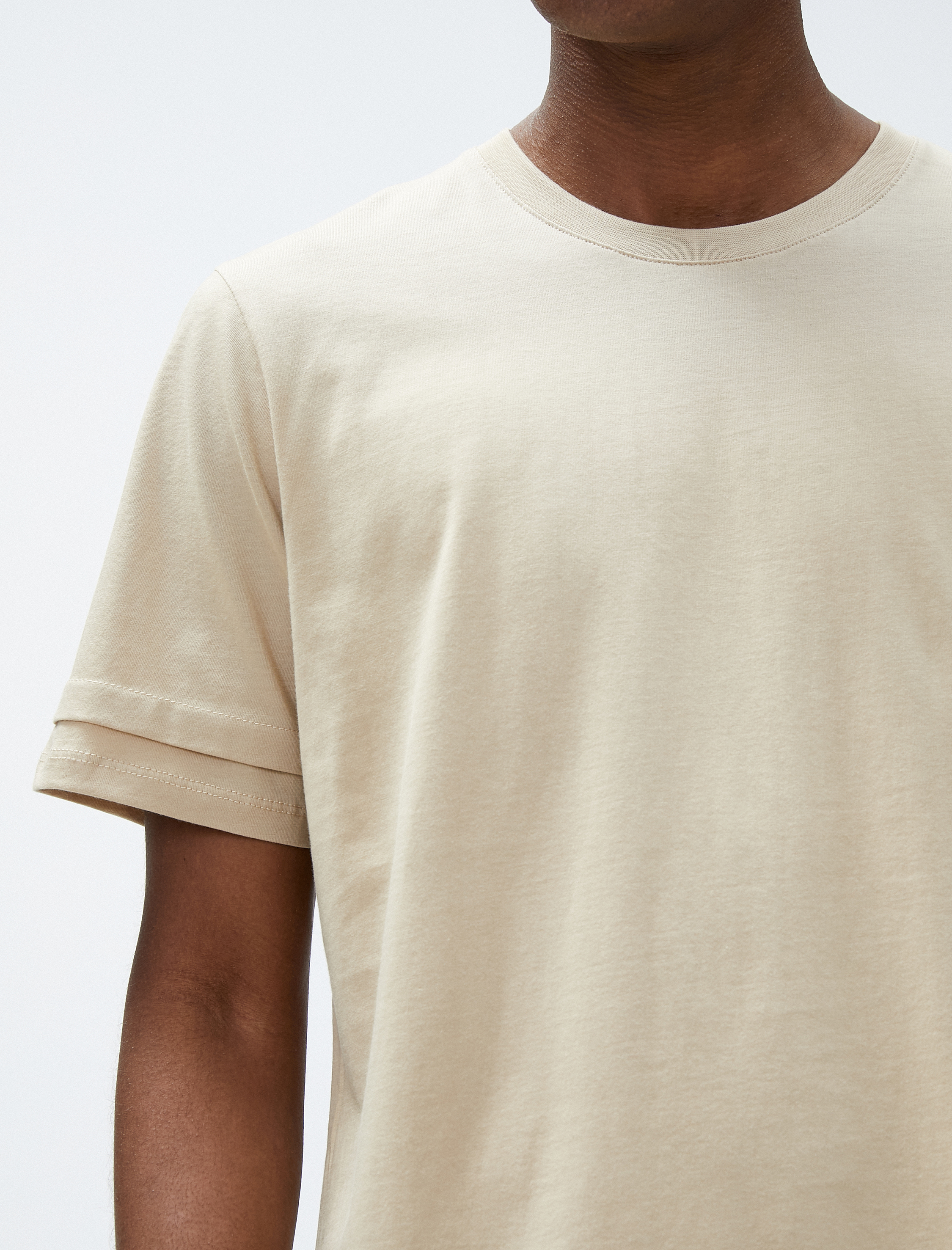   Basic Tişört Bisiklet Yaka Kol Detaylı