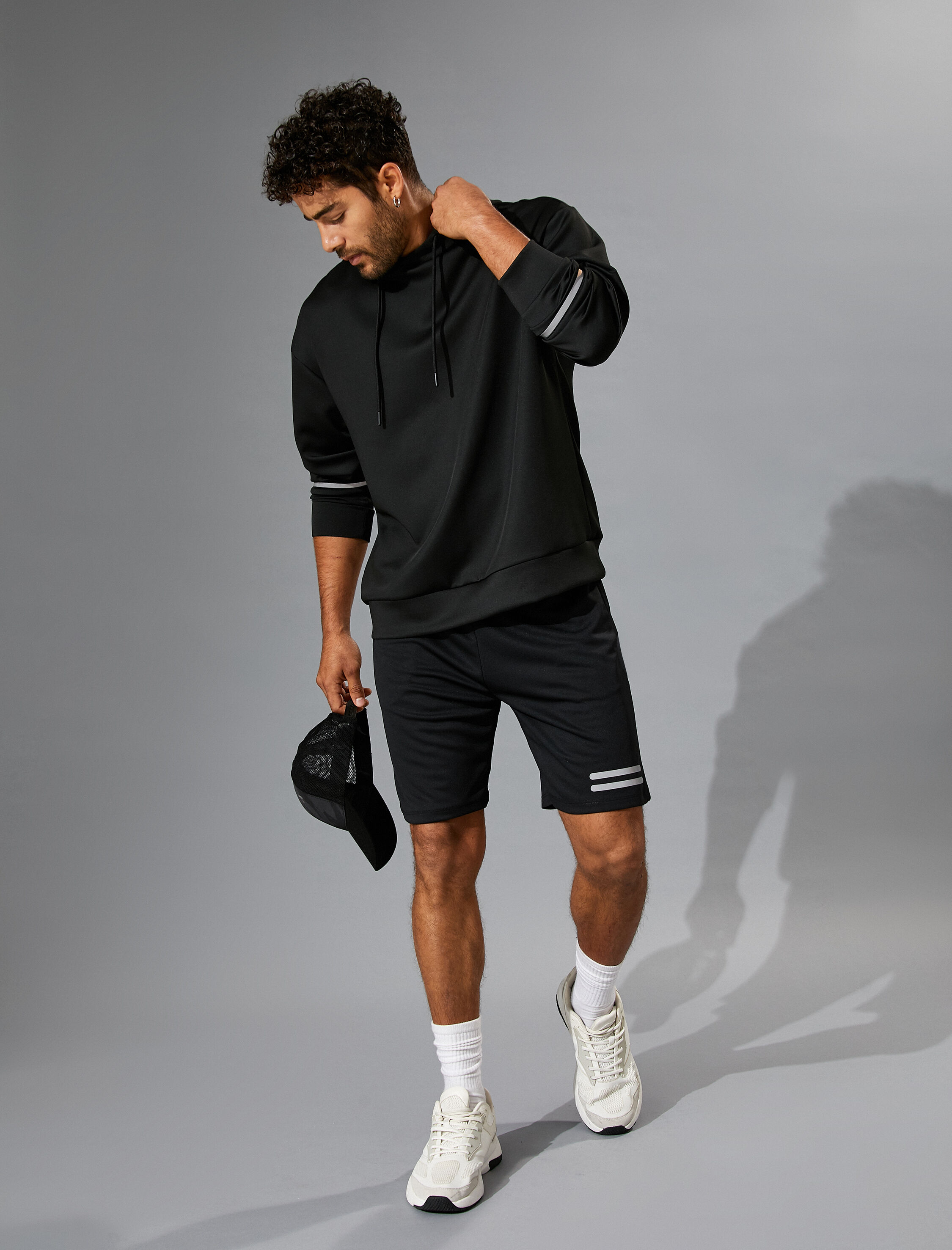   Lastik Detaylı Spor Şort