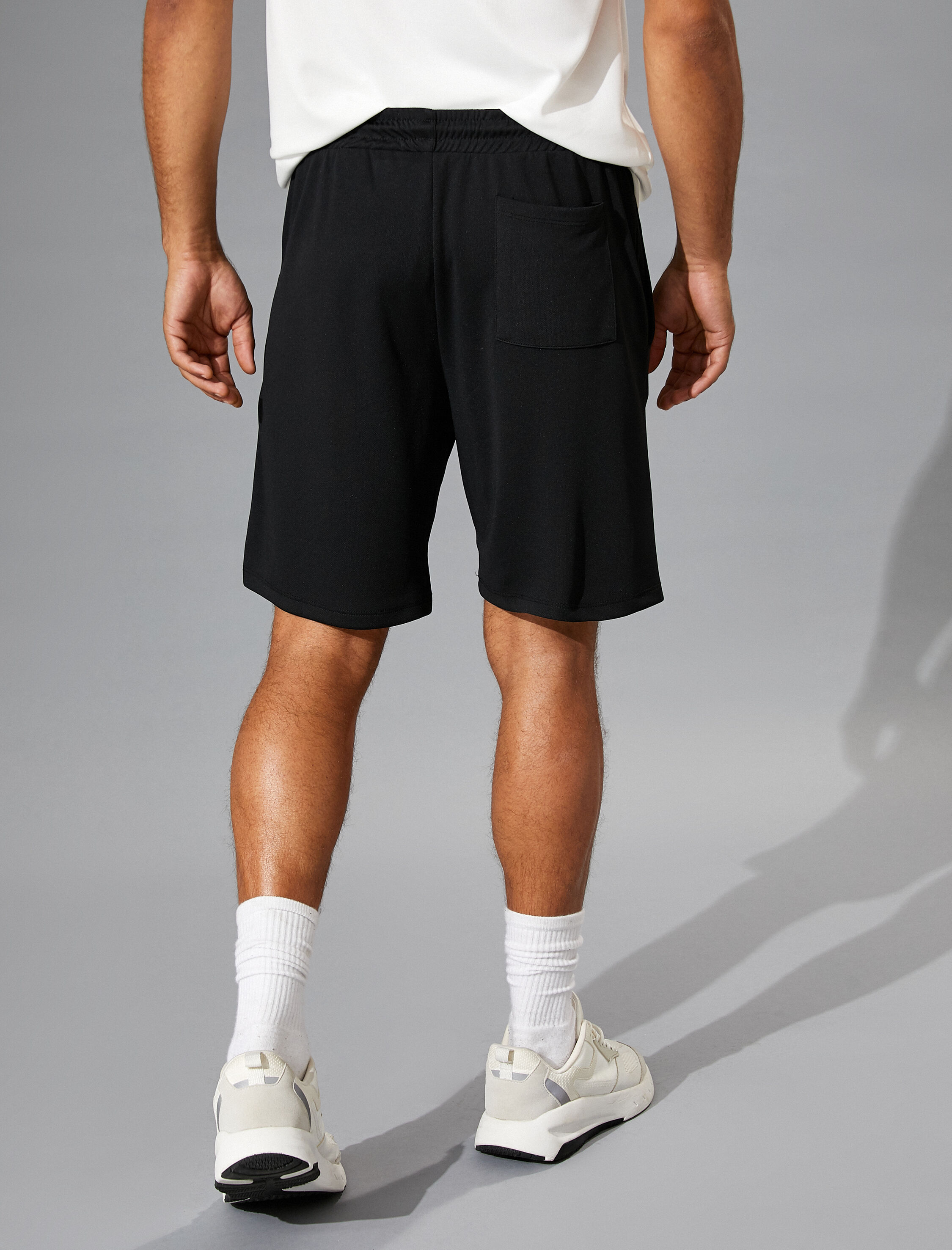   Lastik Detaylı Spor Şort