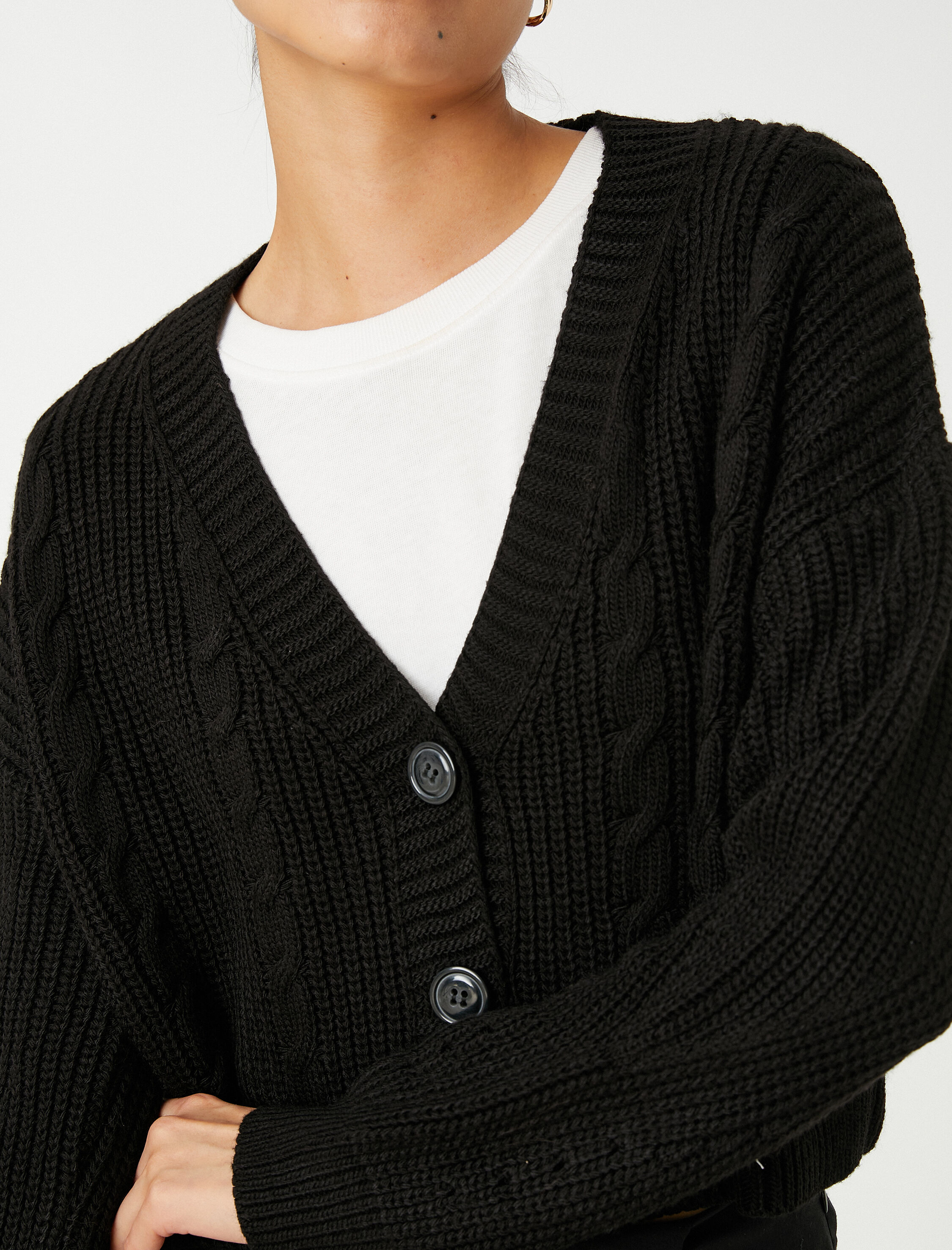   V Yaka Hırka Örgü Desenli