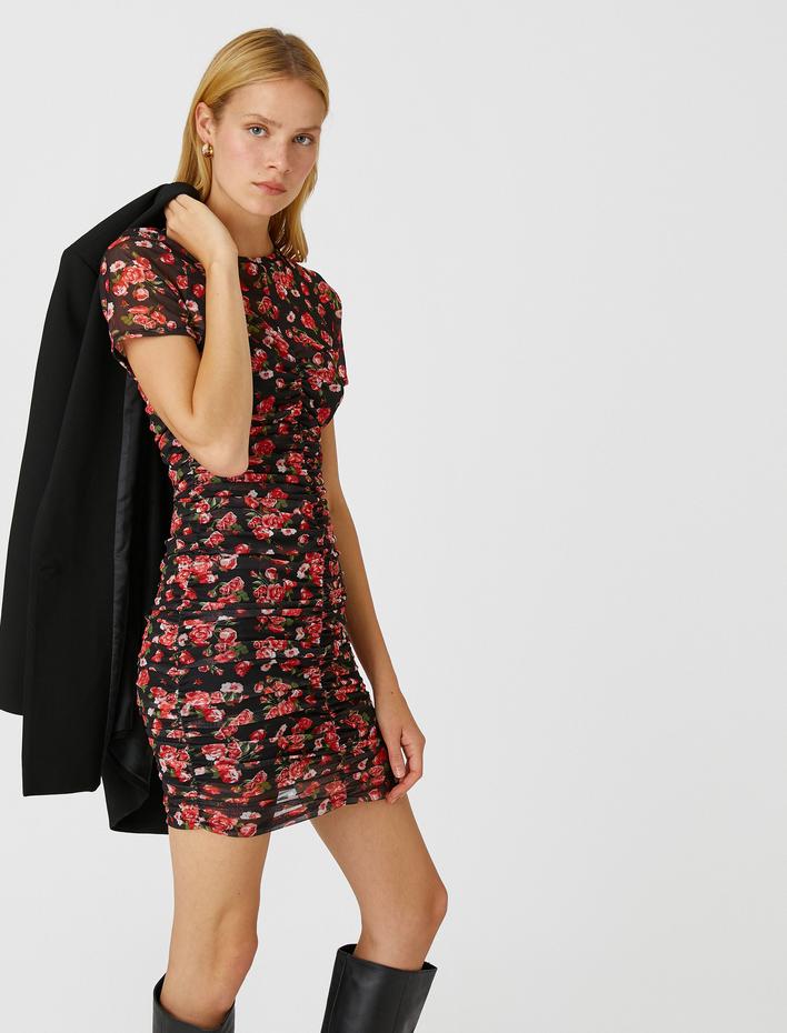  Çiçekli Mini Elbise