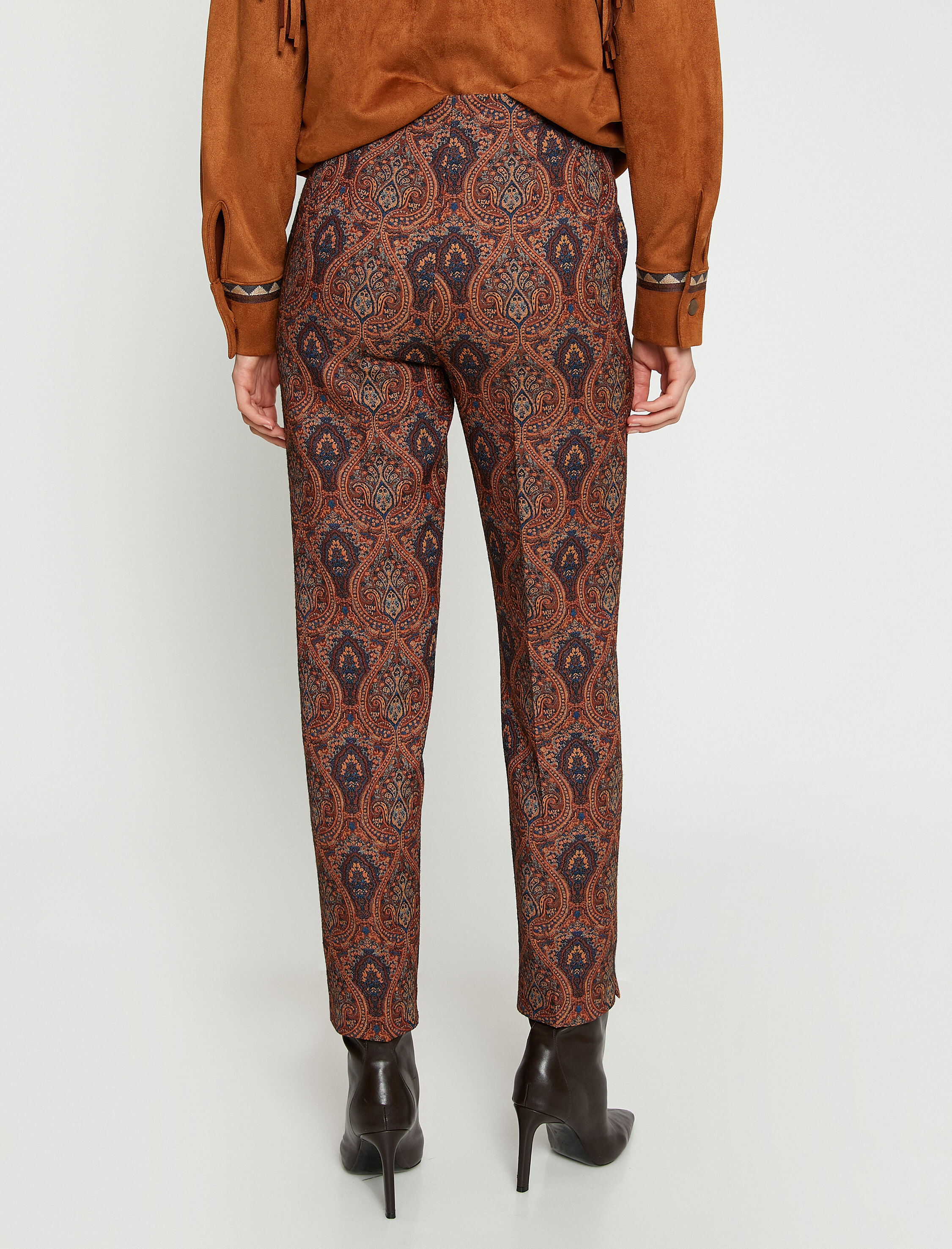   Jakarlı Slim Fit Pantolon