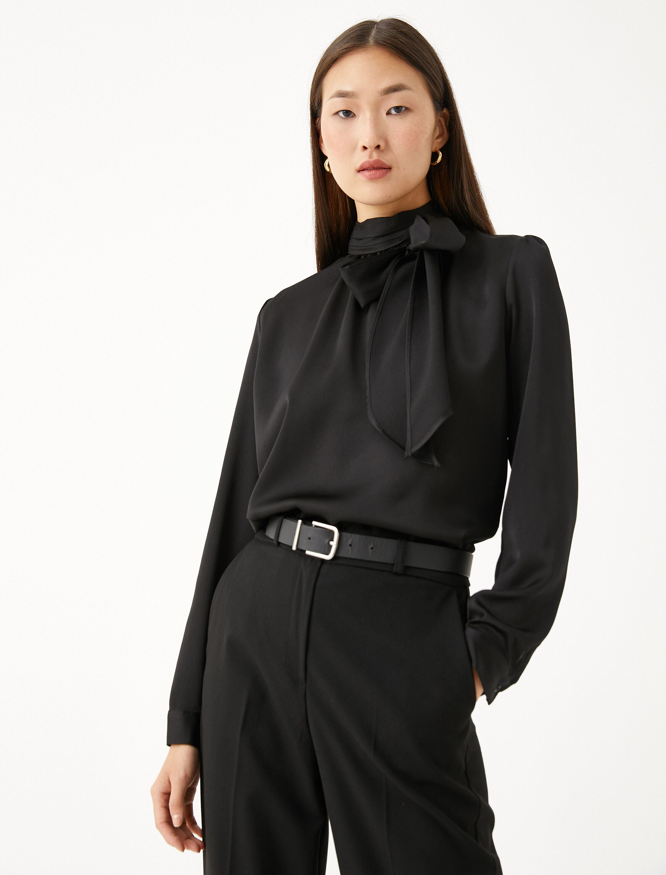   Fiyonk Detaylı Bluz Dik Yaka