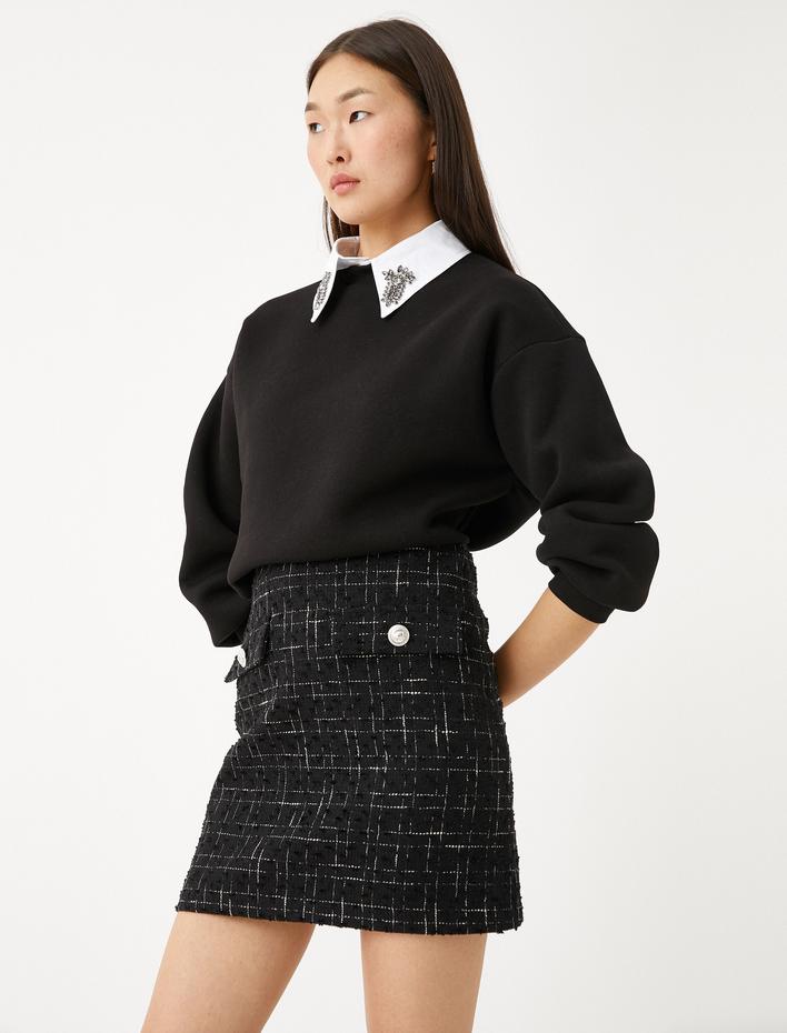  Yaka Detaylı Sweatshirt