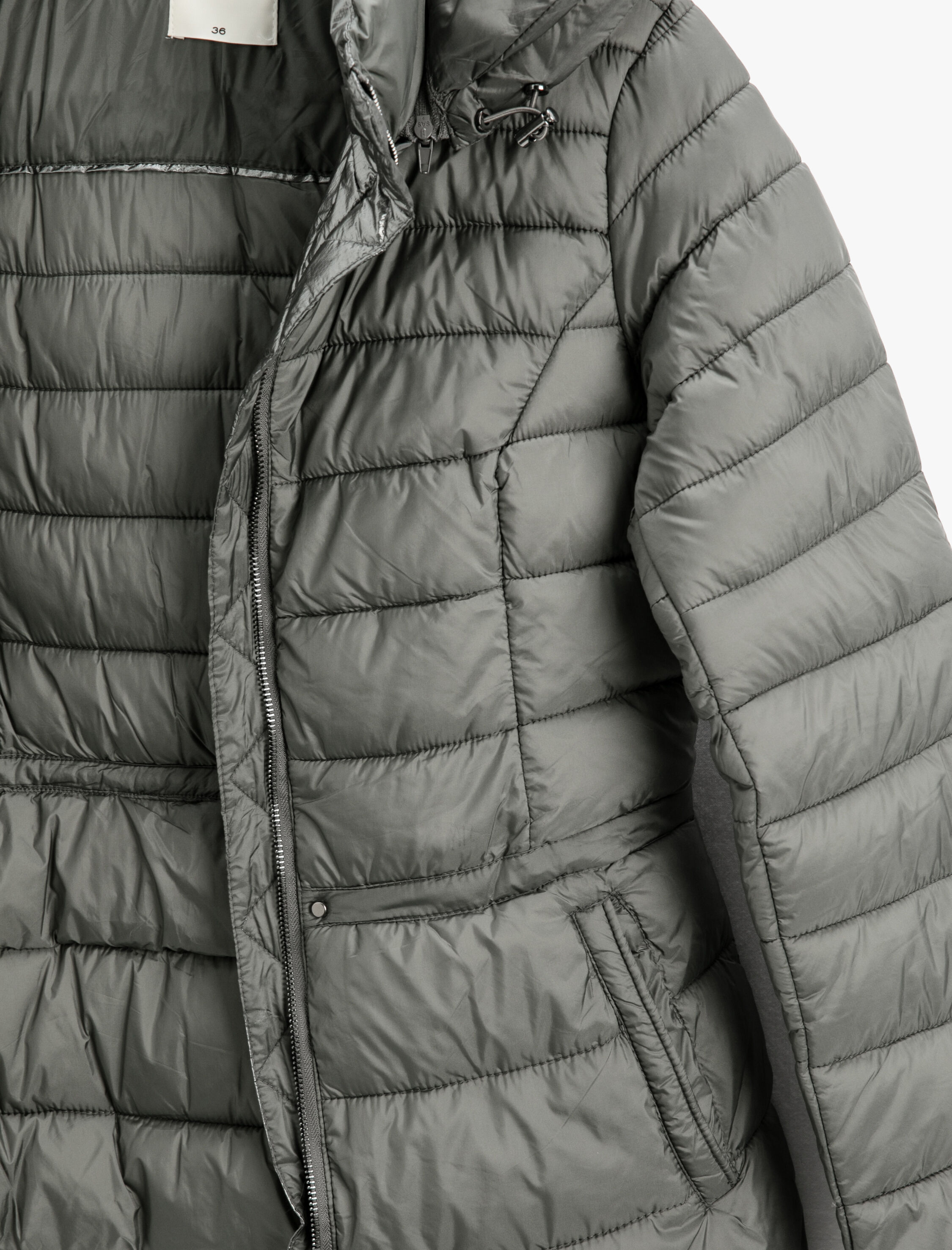   Kapüşonlu Şişme Mont