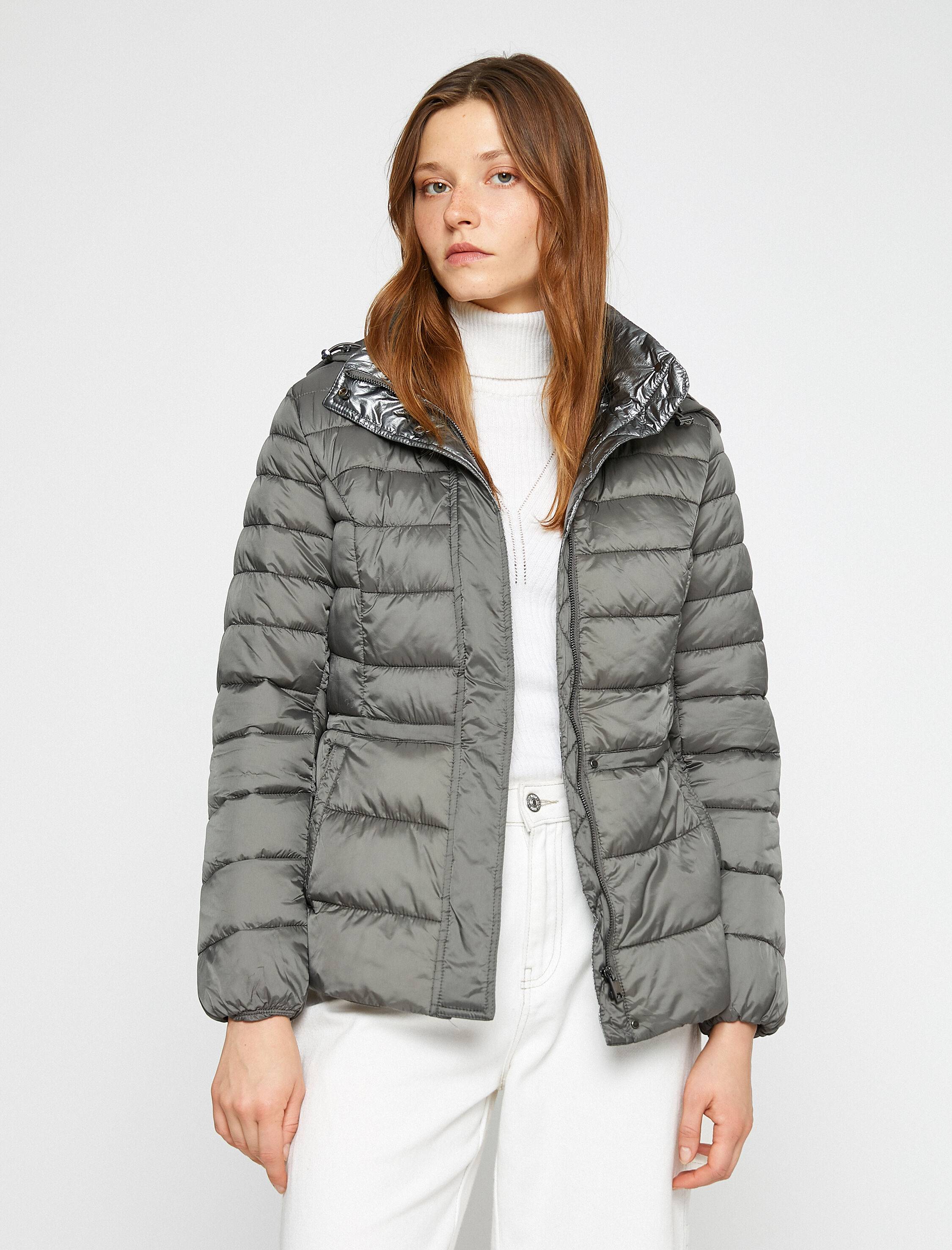   Kapüşonlu Şişme Mont