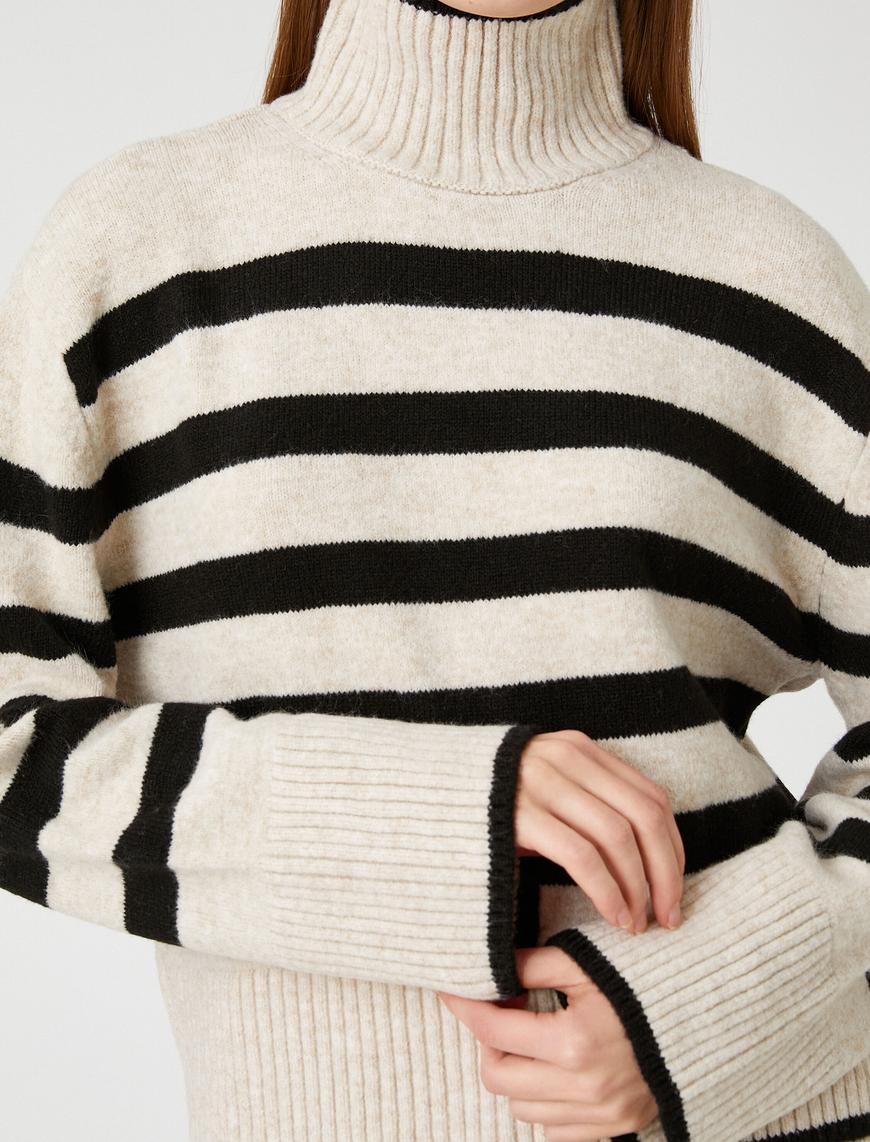   Oversize Crop Balıkçı Yaka Kazak Triko