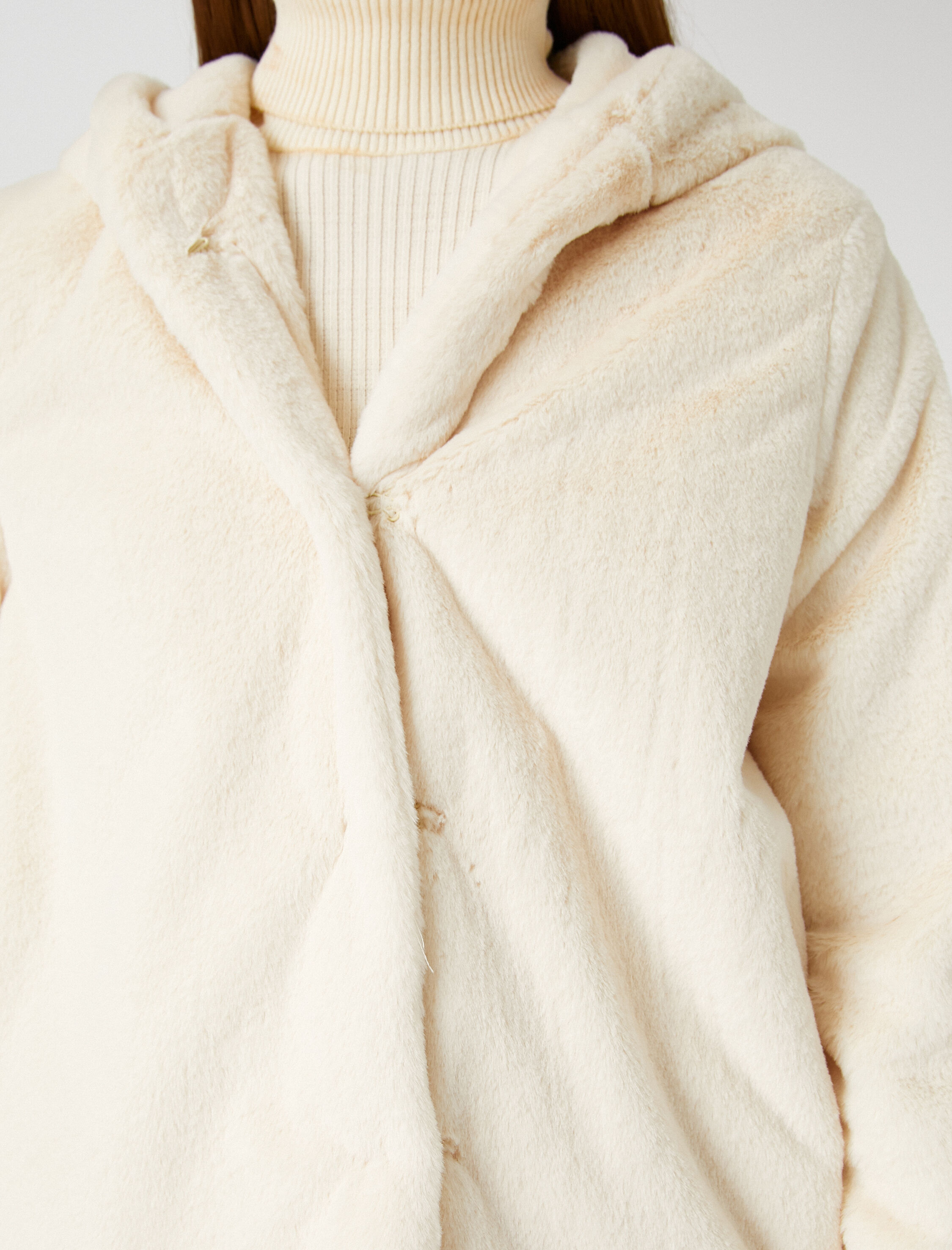 Kapüşonlu Oversize Peluş Kısa Kaban