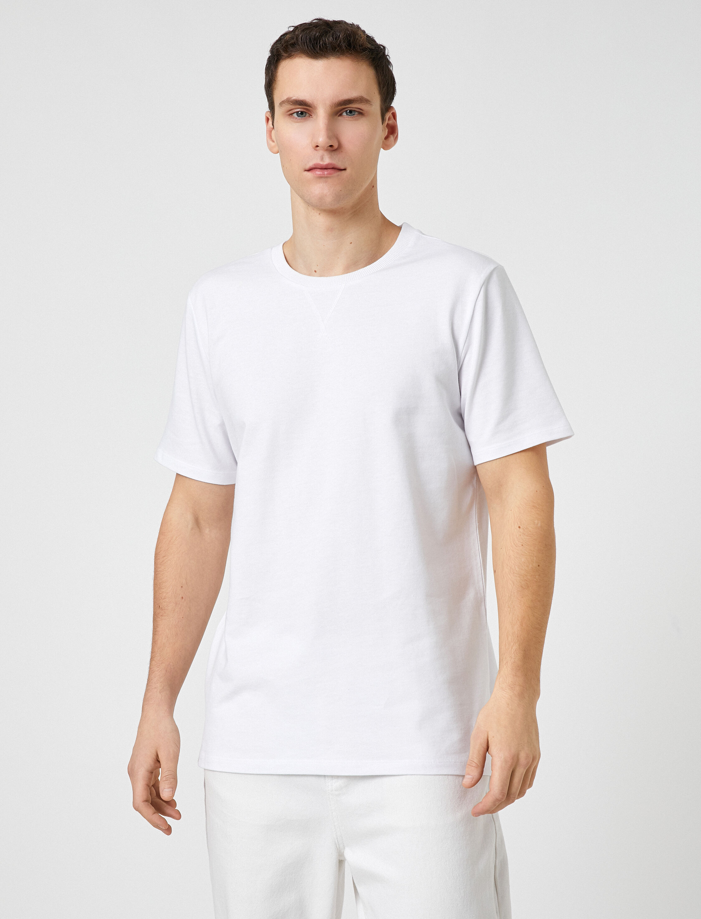   Basic Tişört Etiket Detaylı Bisiklet Yaka Kısa Kollu