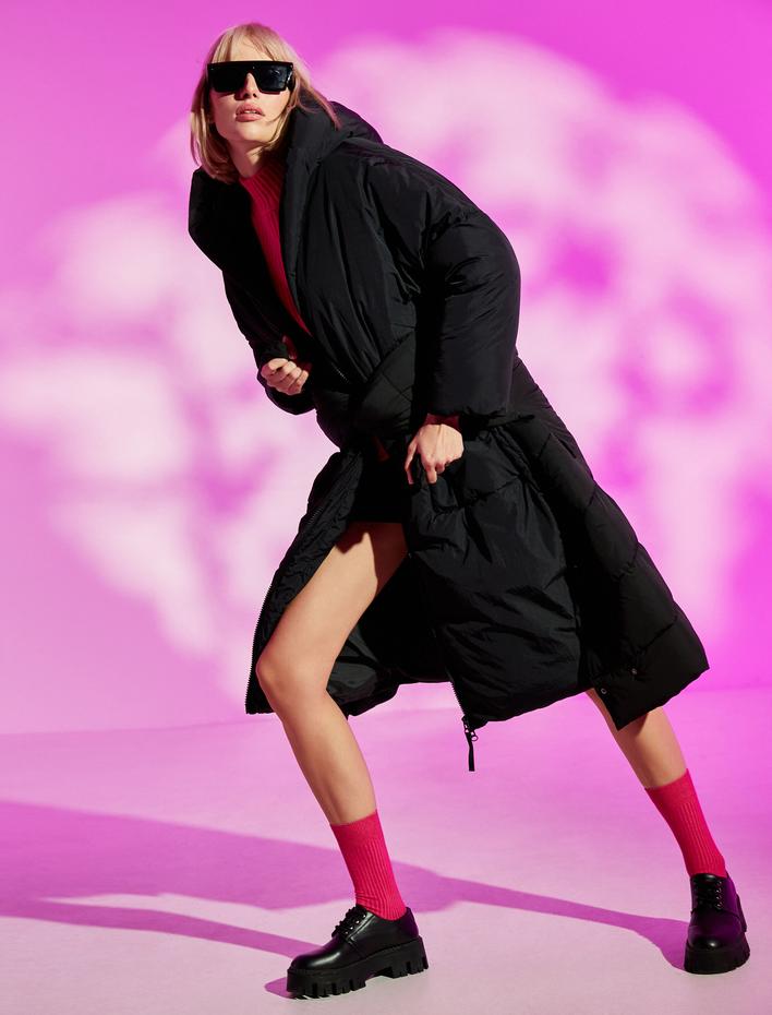  Şişme Mont Kapüşonlu Cep Detaylı