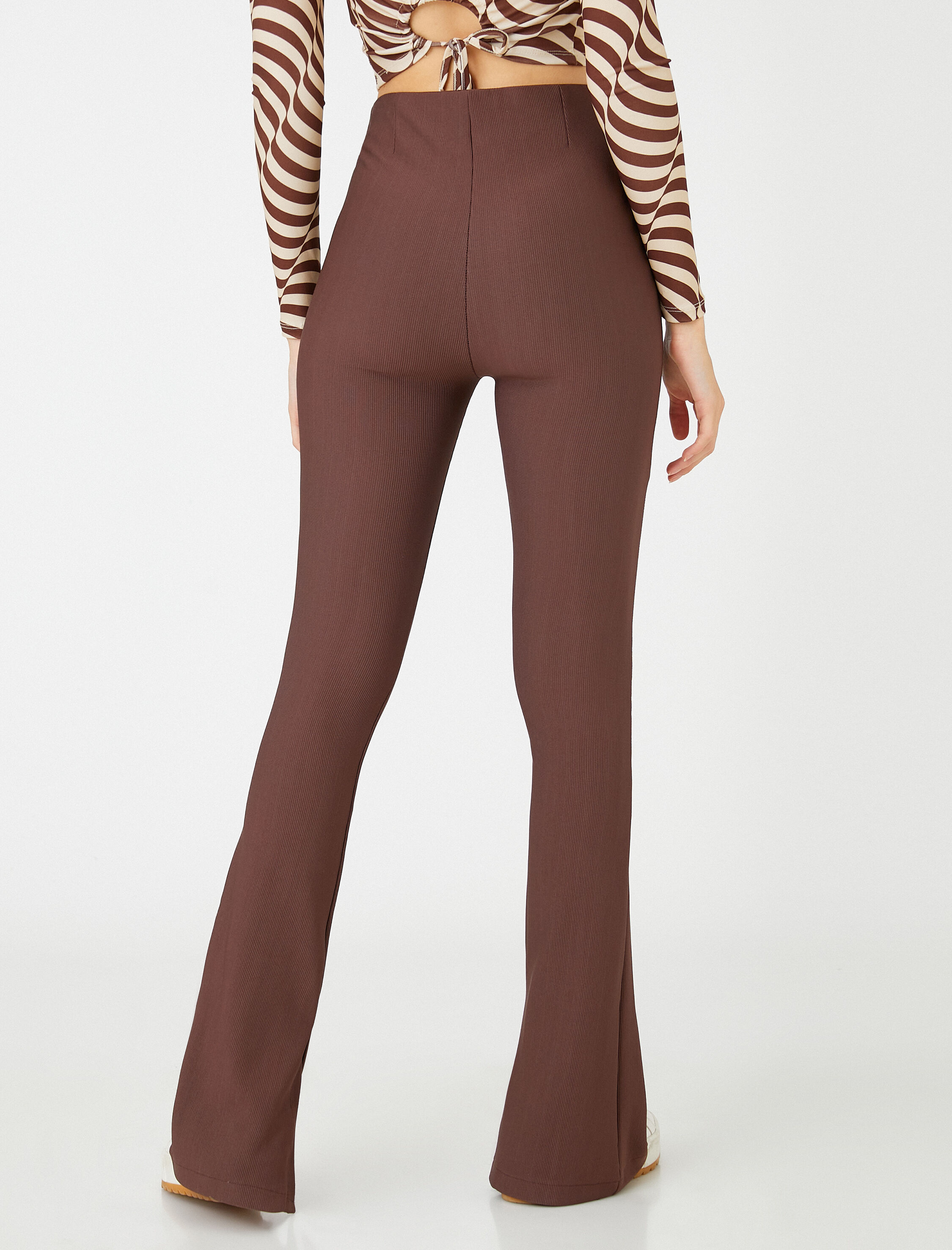   İspanyol Paça Pantolon Yüksek Bel Yırtmaç Detaylı