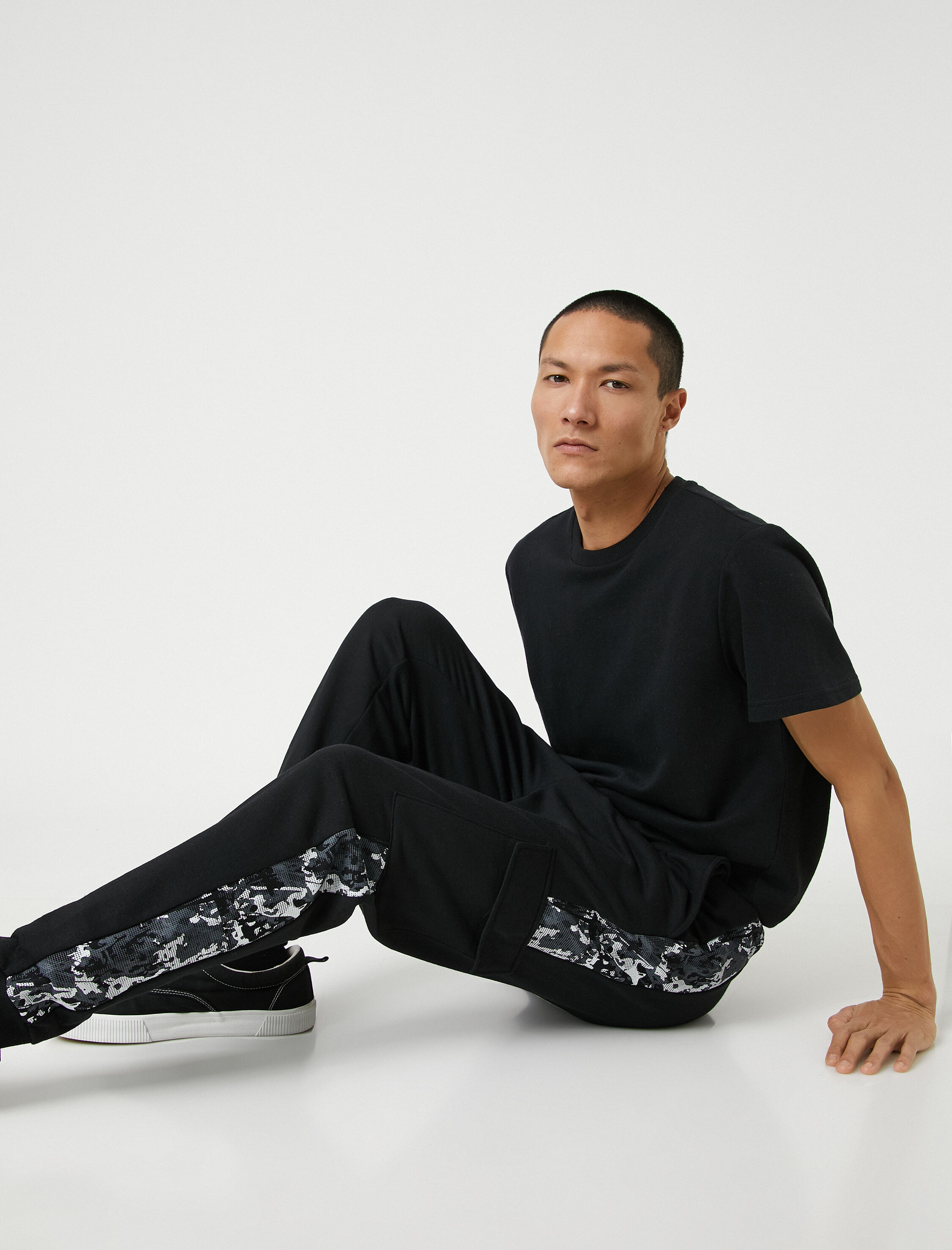   Kargo Cepli Eşofman Altı Kamuflaj Desenli Beli Bağcıklı