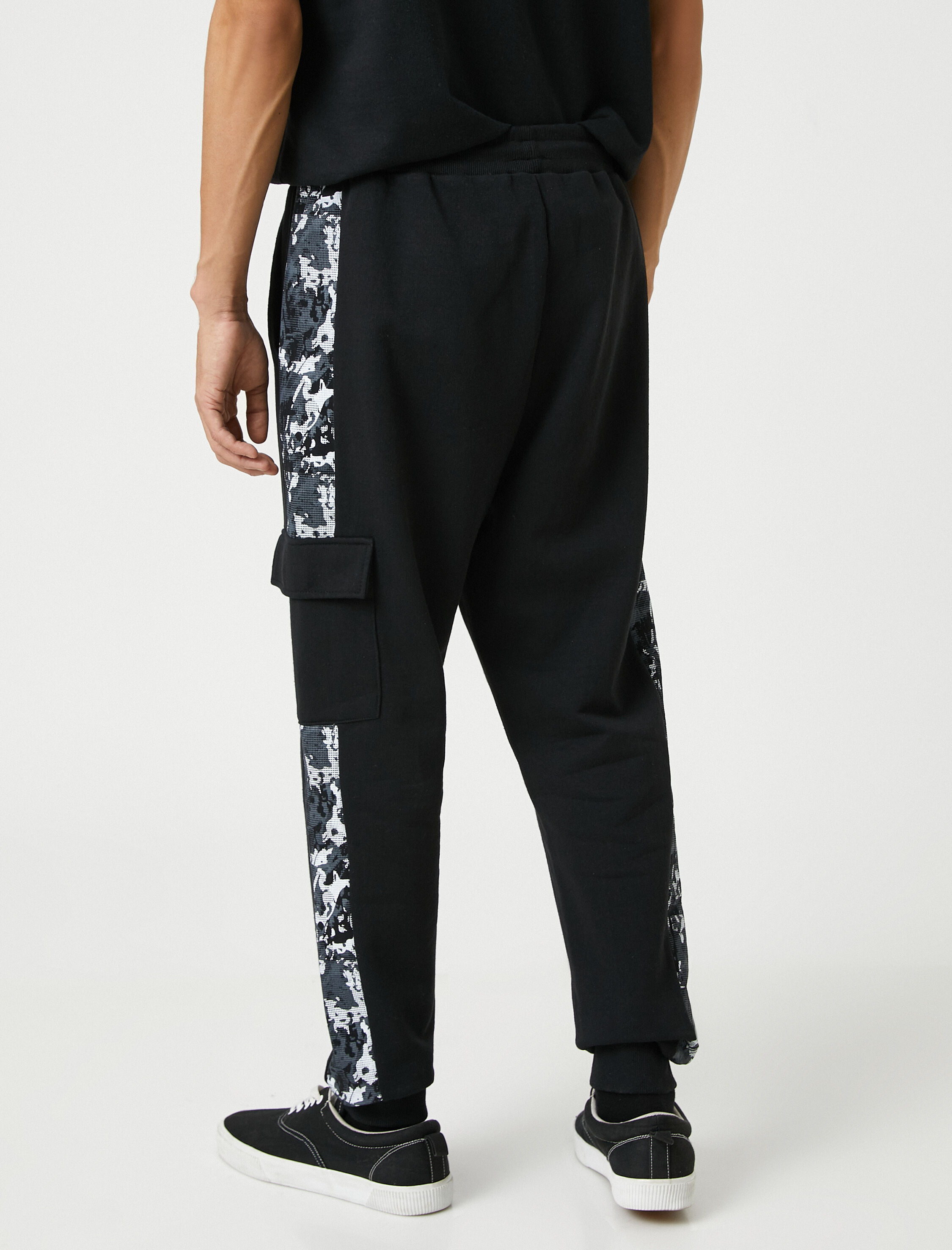   Kargo Cepli Eşofman Altı Kamuflaj Desenli Beli Bağcıklı