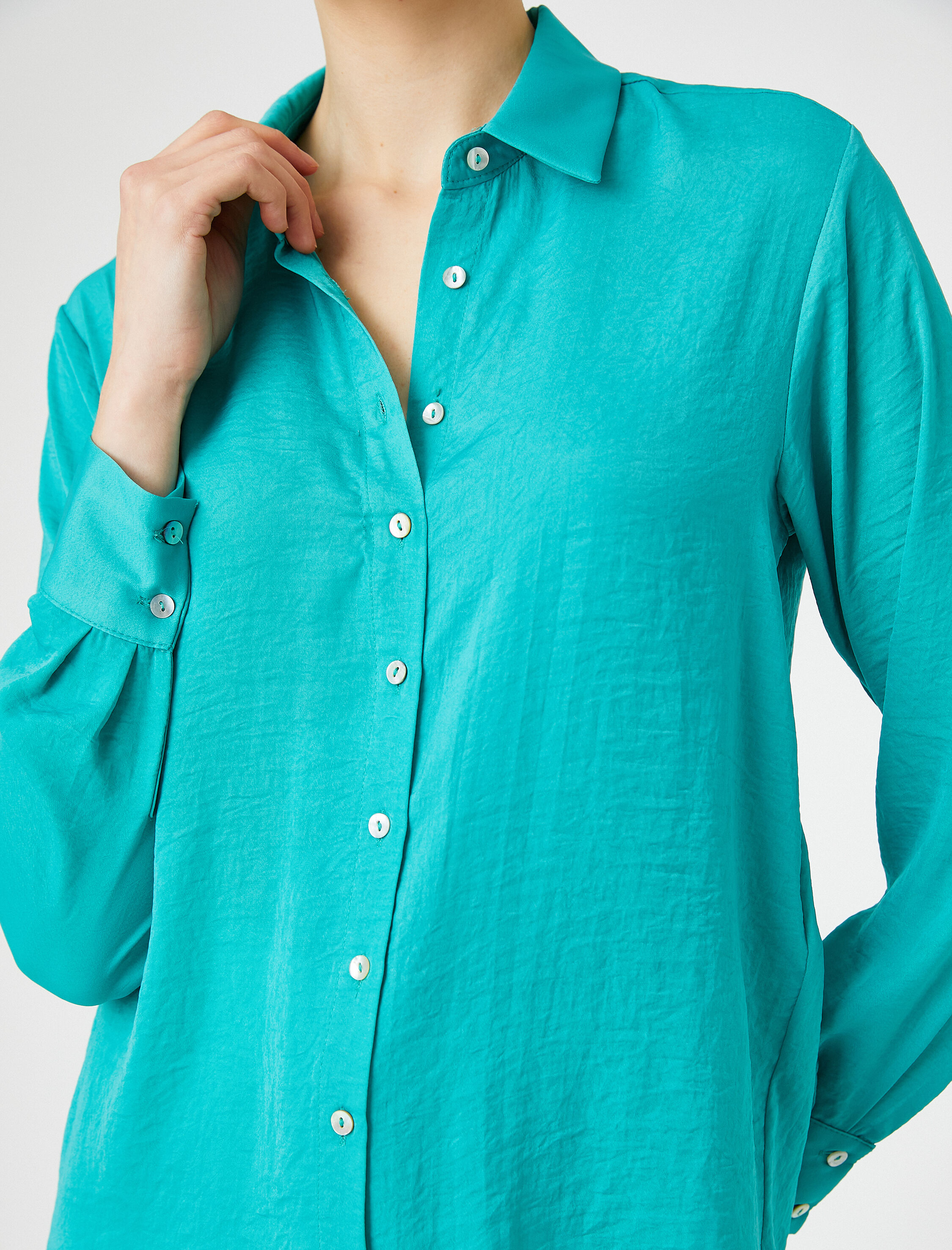   Basic Gömlek Uzun Kollu Düğmeli