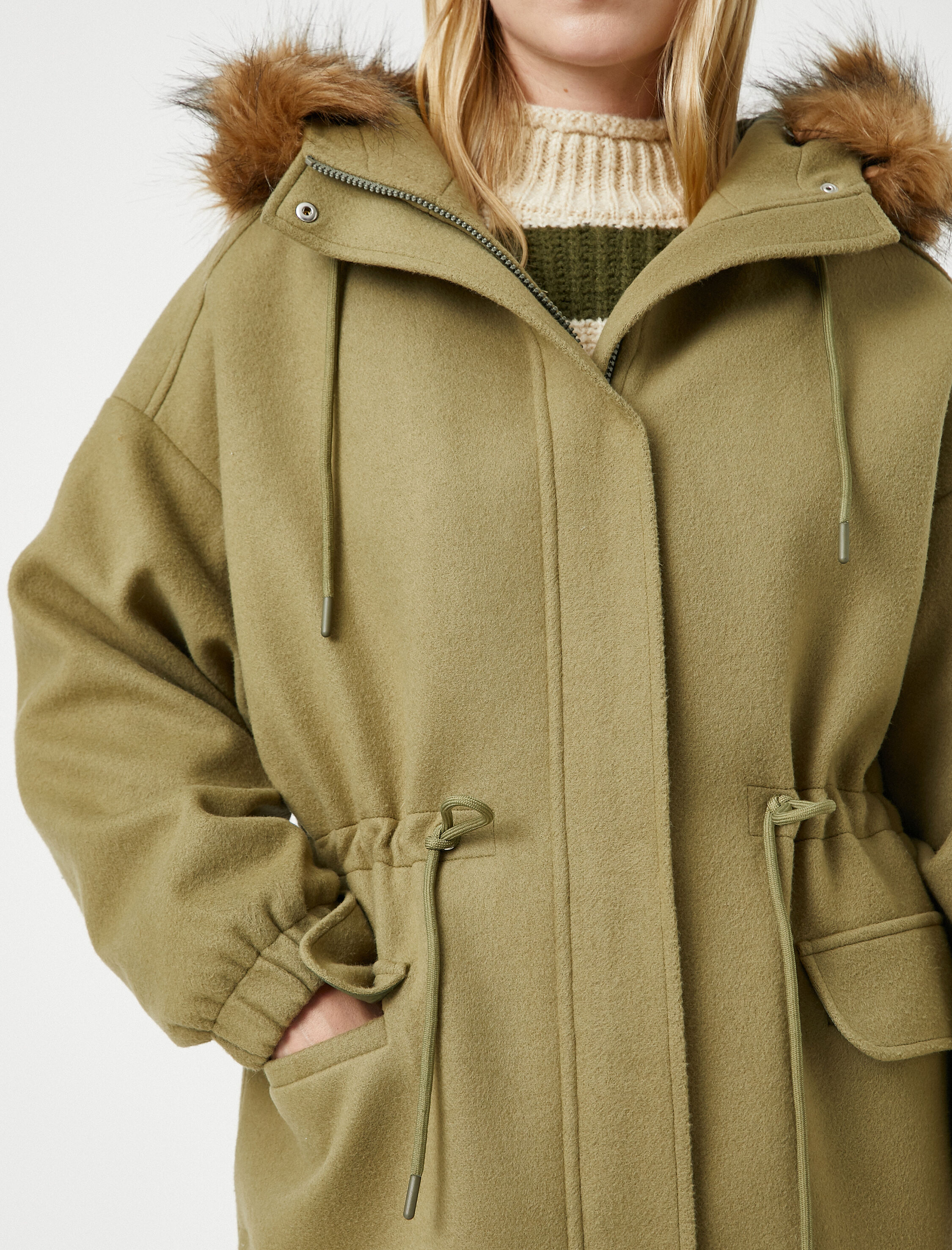   Koton X Şahika Ercümen - Kapüşonlu Oversize Kaşe Kaban