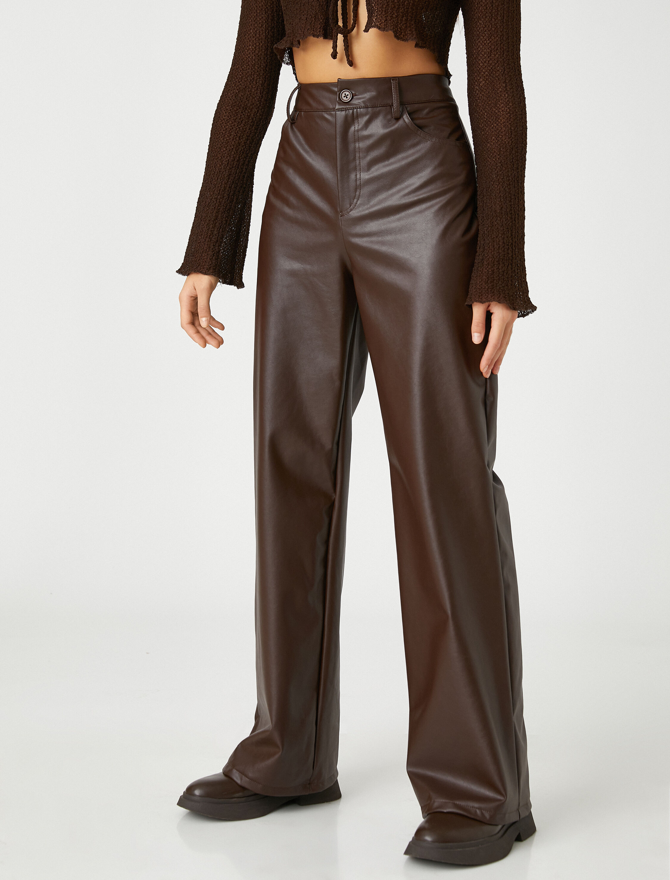   Deri Görünümlü Pantolon Yüksek Bel Geniş Paça Düğmeli Cep Detaylı