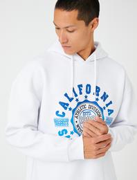 Kolej Baskılı Kapşonlu Sweatshirt Şardonlu