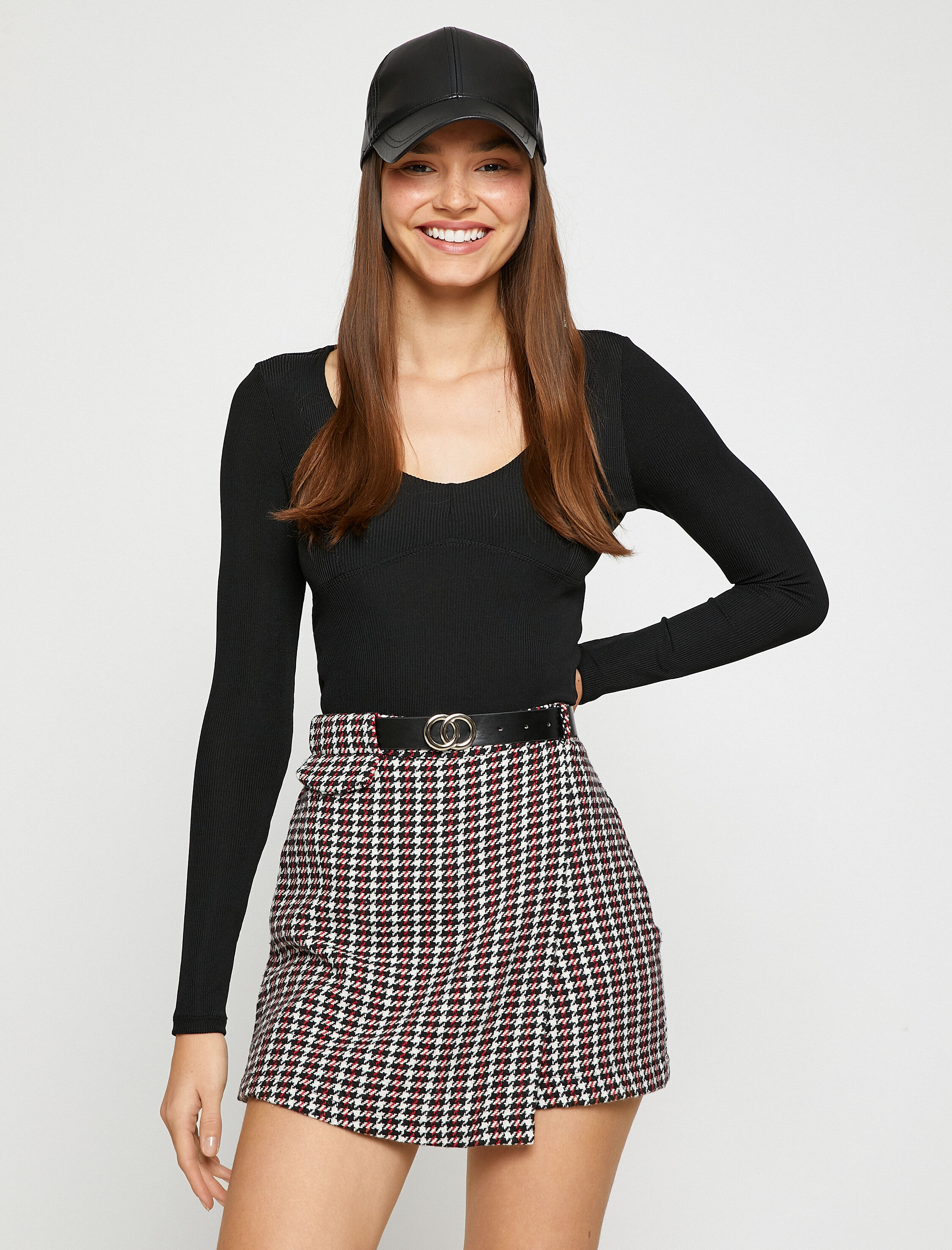   Mini Şort Etek Kemer Detaylı Kazayağı Desenli