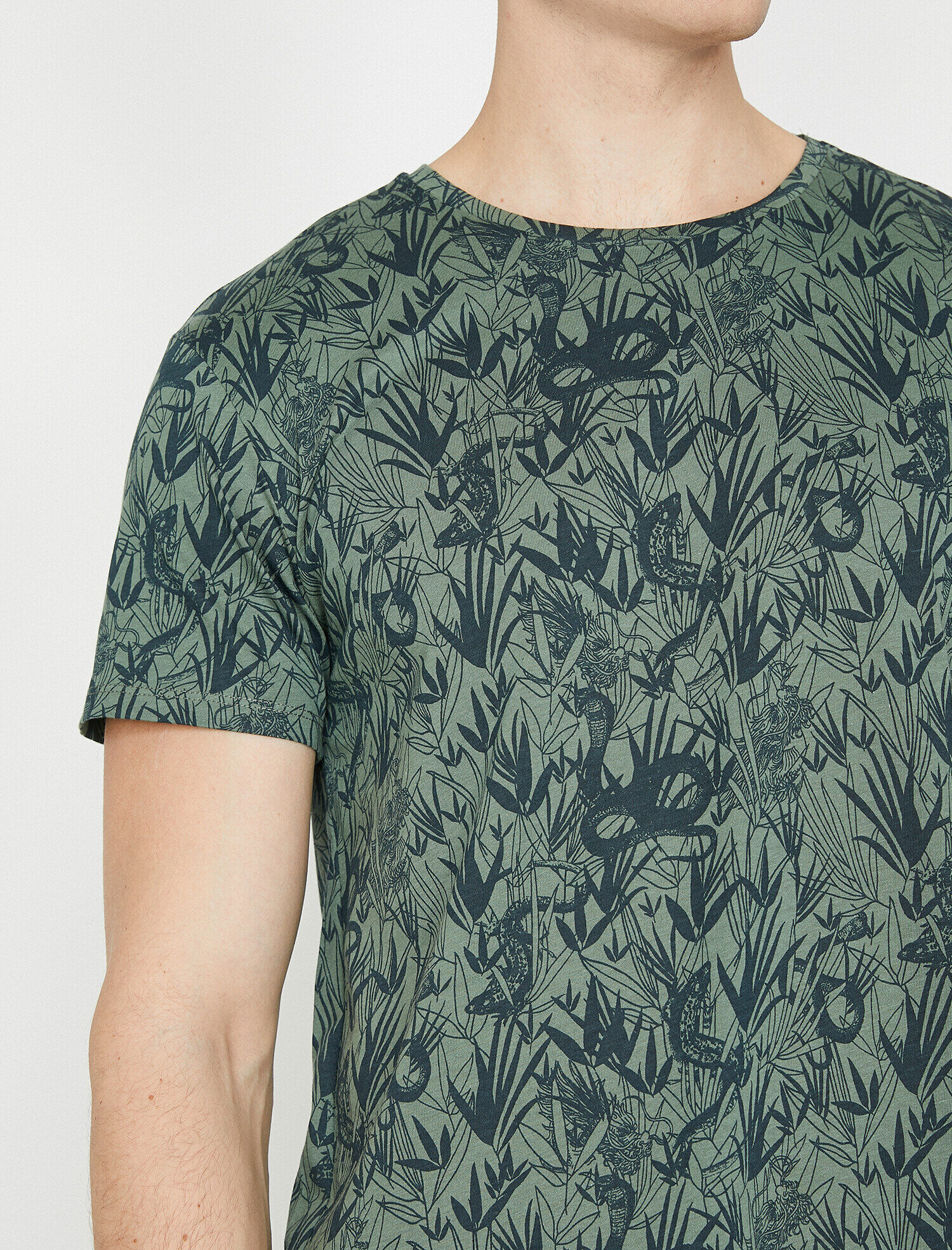   Desenli Tişört Kısa Kollu