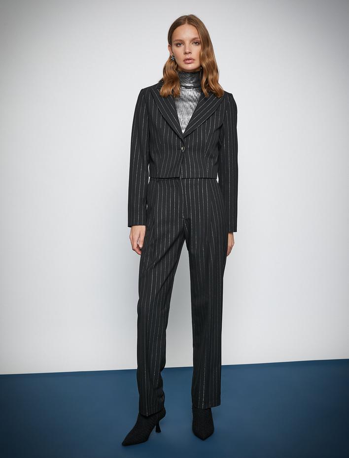  Melis Ağazat X Koton - Yüksek Bel Simli Pileli Havuç Pantolon