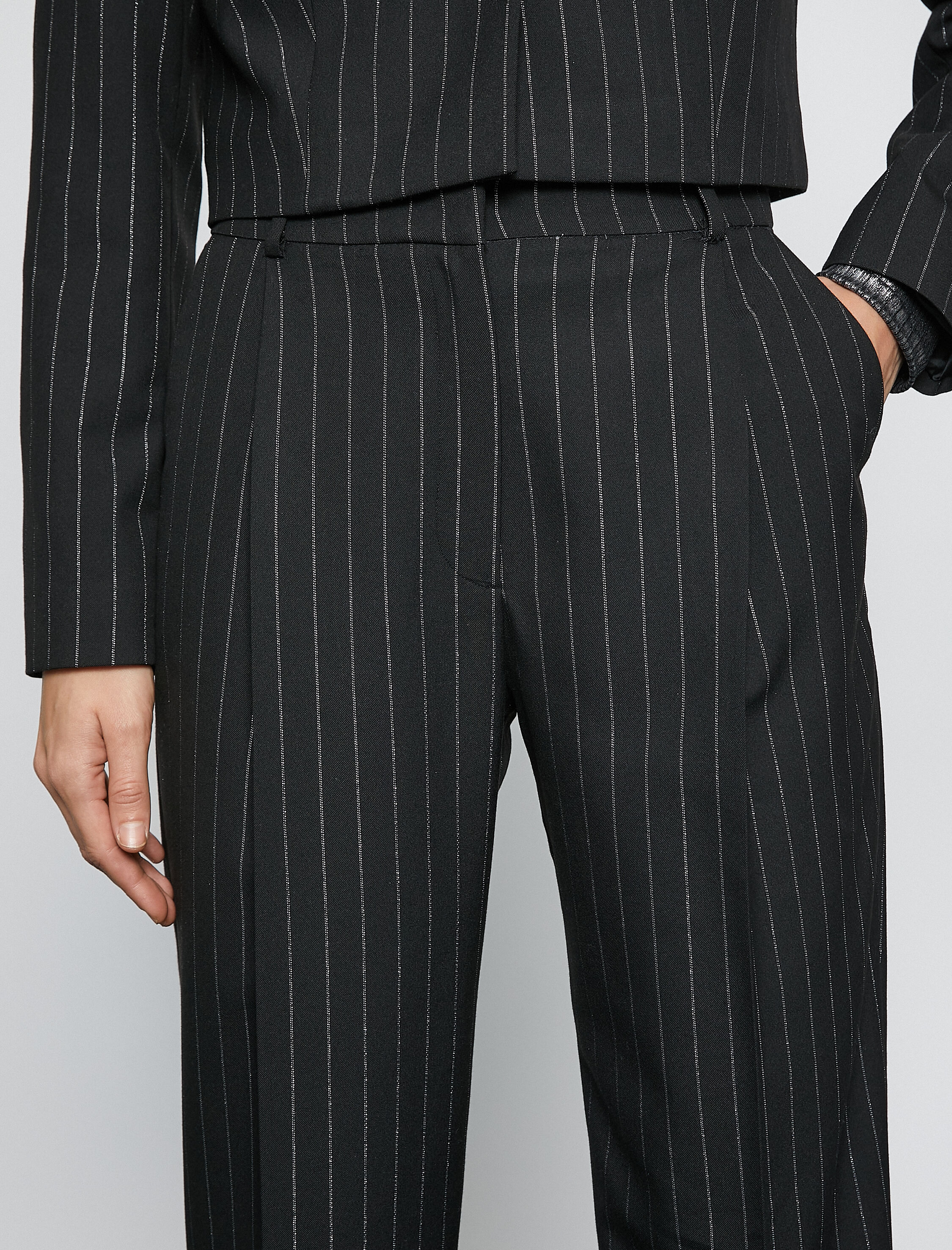   Melis Ağazat X Koton - Yüksek Bel Simli Pileli Havuç Pantolon