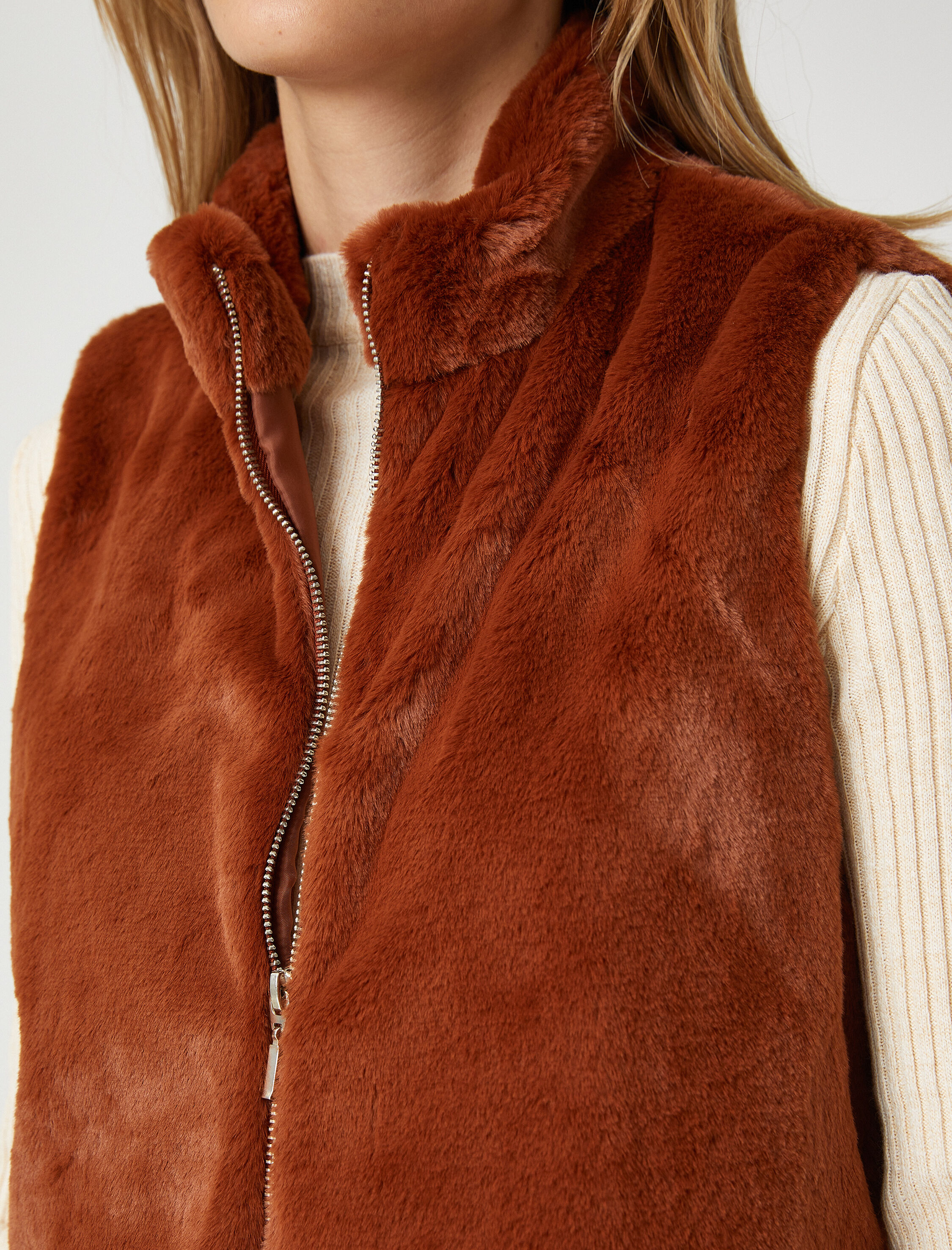   Fermuarlı Peluş Yelek Dik Yaka