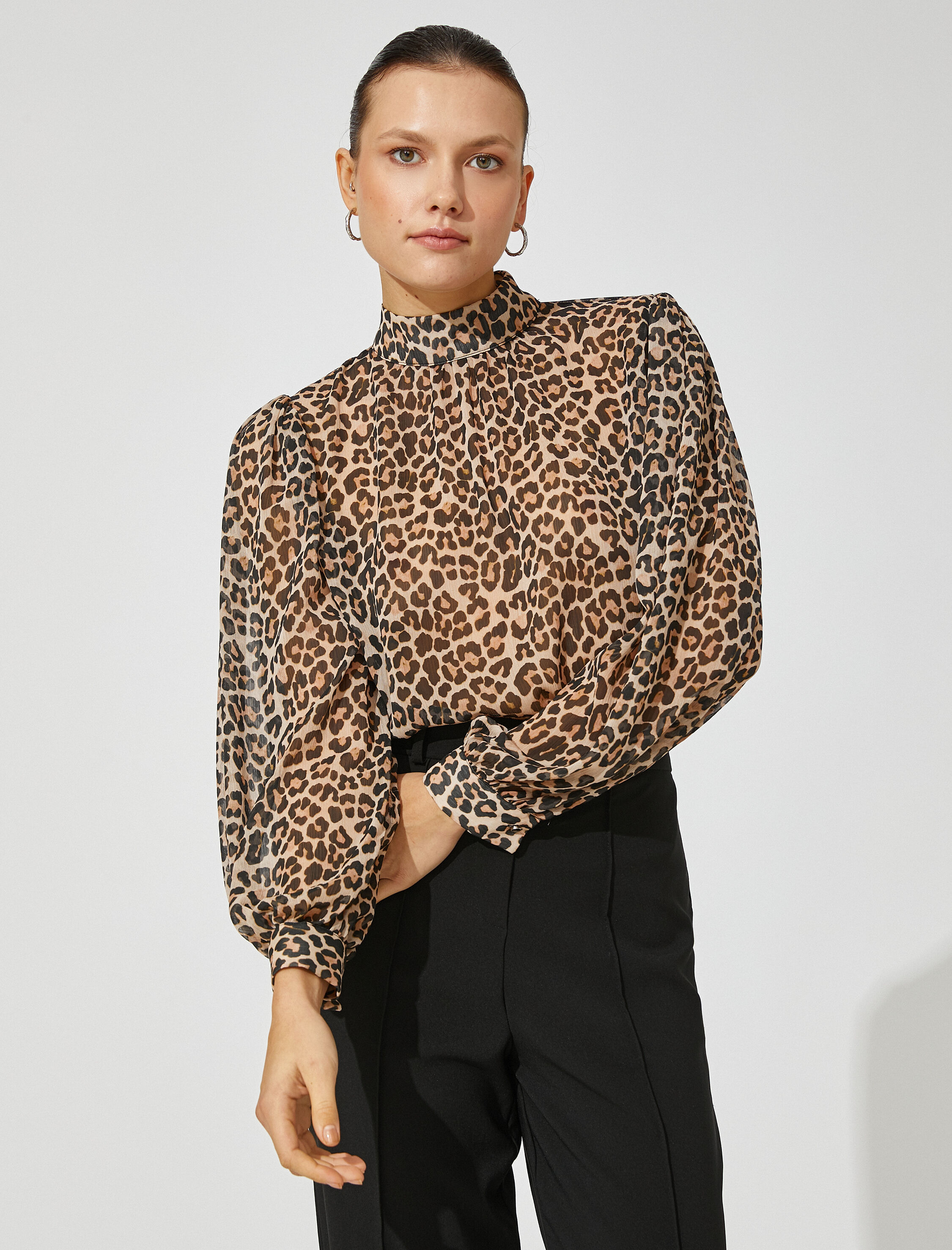   Leopar Desenli Bluz Dik Yaka