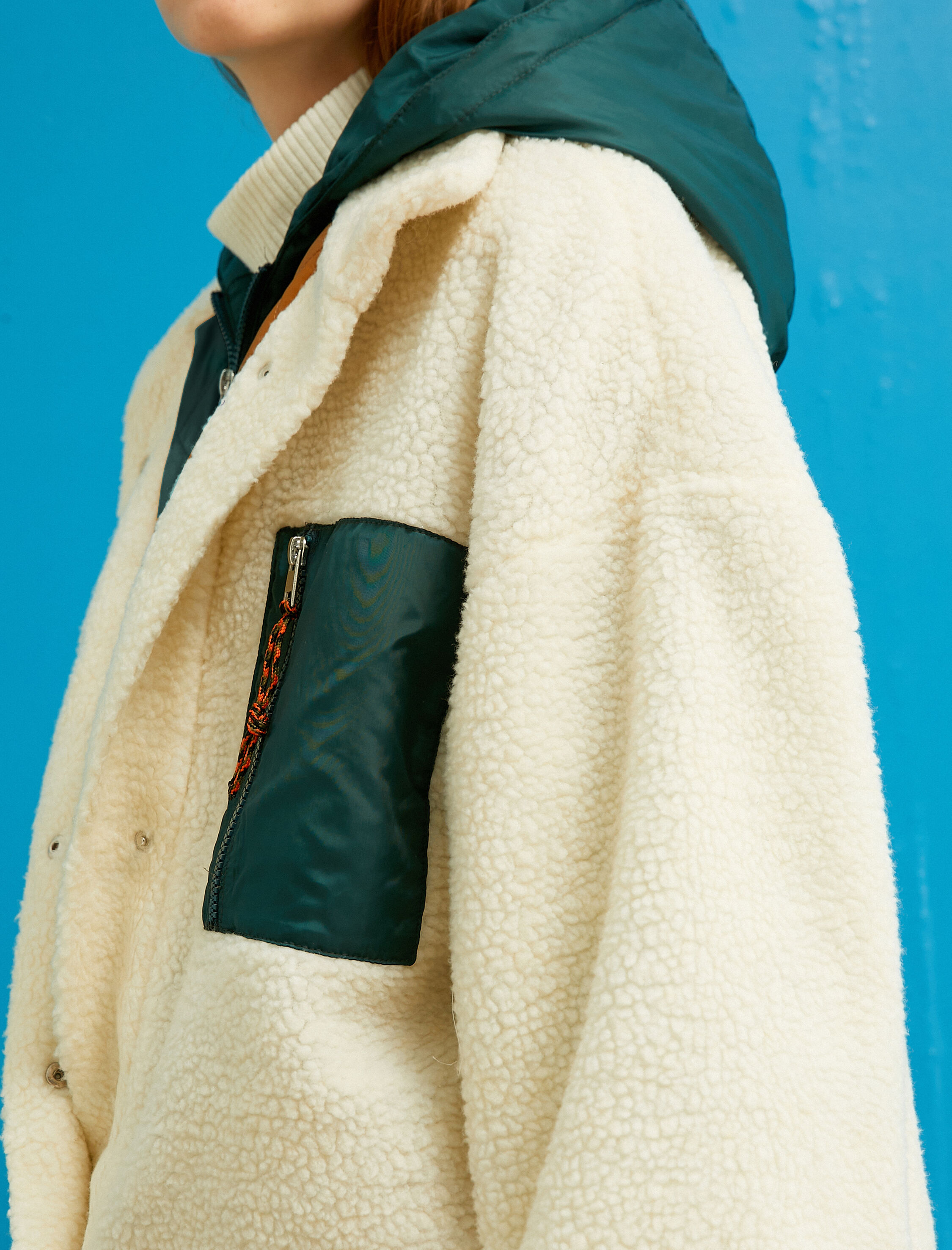   Peluş Ceket Oversize Kapüşonlu Fermuarlı Çıtçıt Düğmeli Cep Detaylı