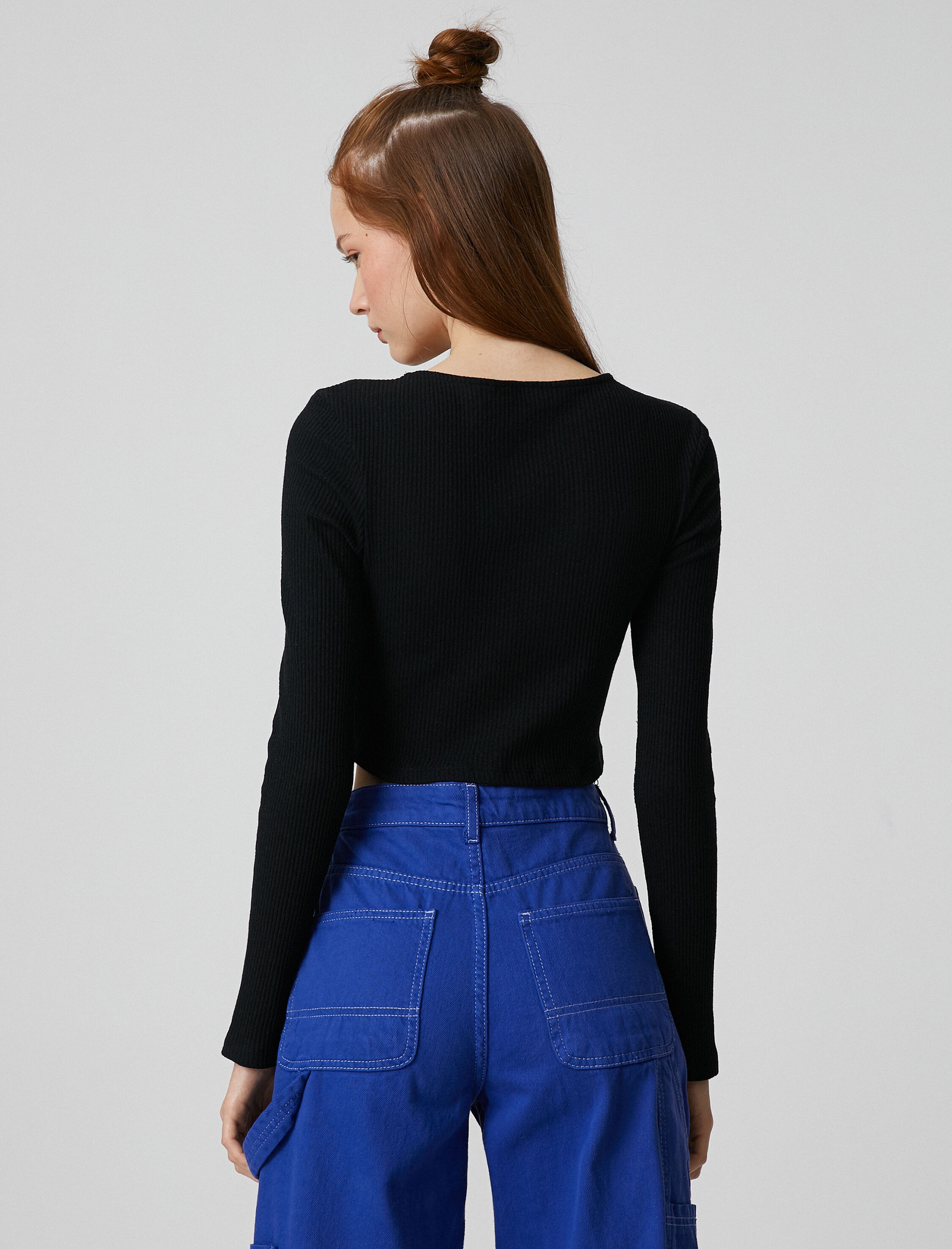   Crop Tişört Uzun Kollu Zincirli Pencere Detaylı Baskılı