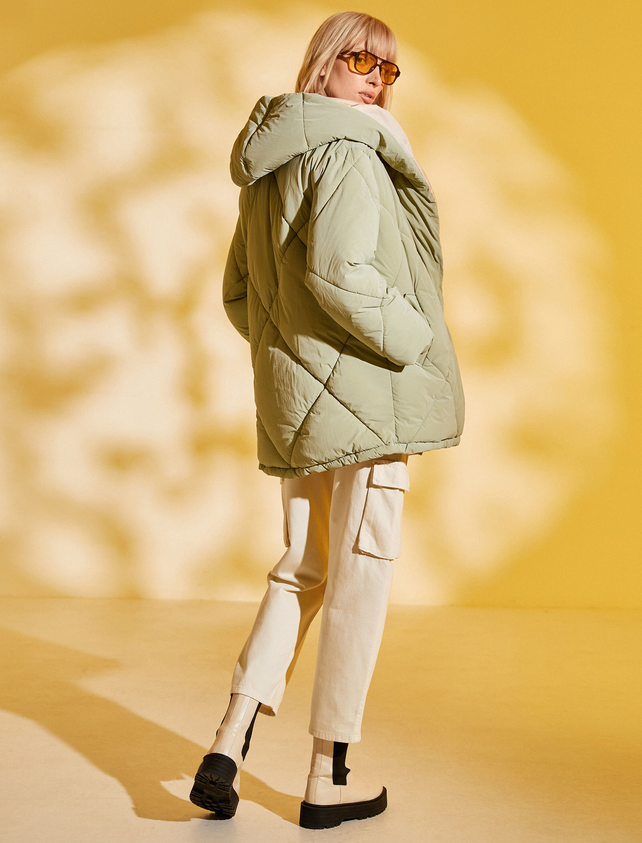   Şişme Mont Kapüşonlu Cep Detaylı