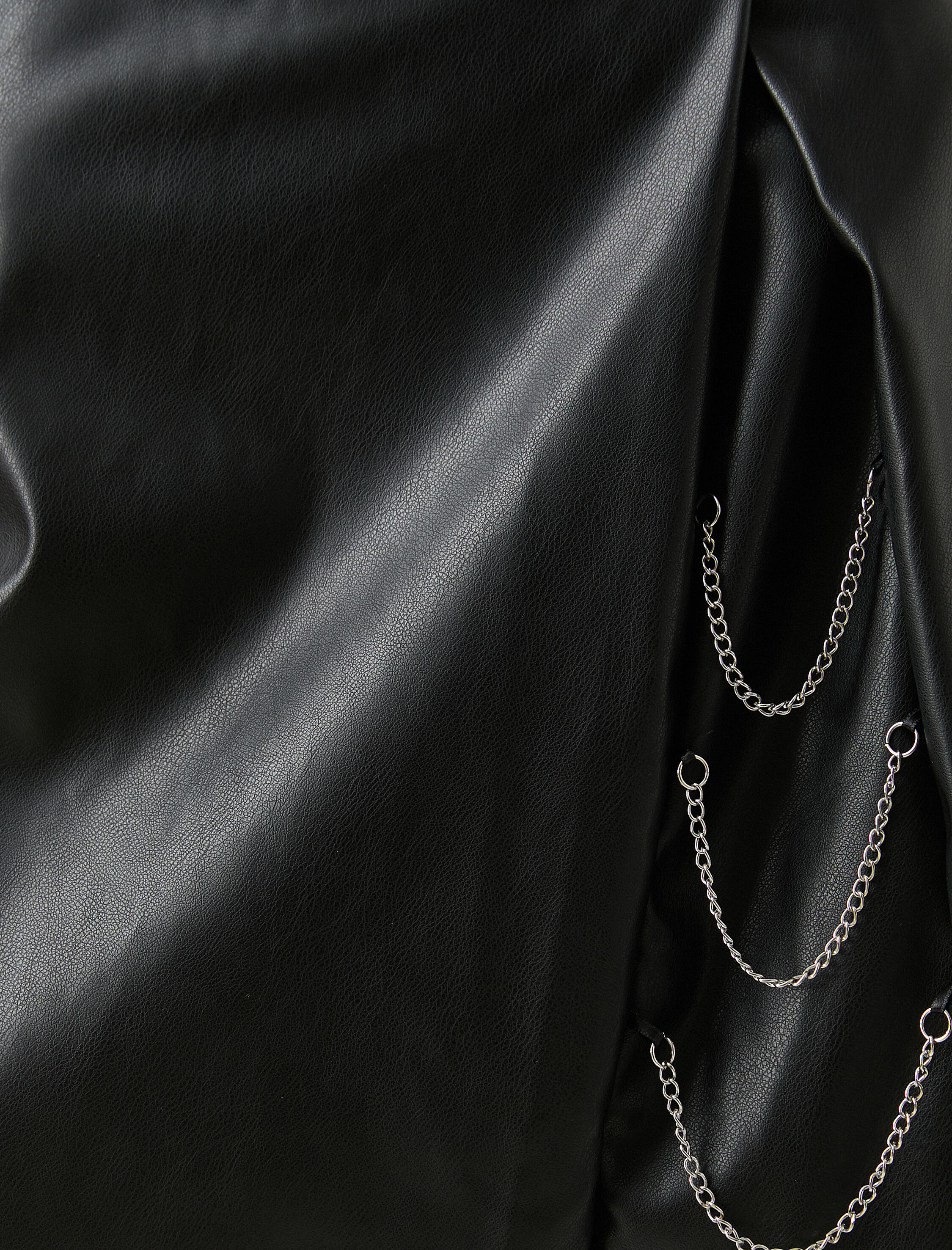   Mini Etek Deri Görünümlü Zincir Detaylı