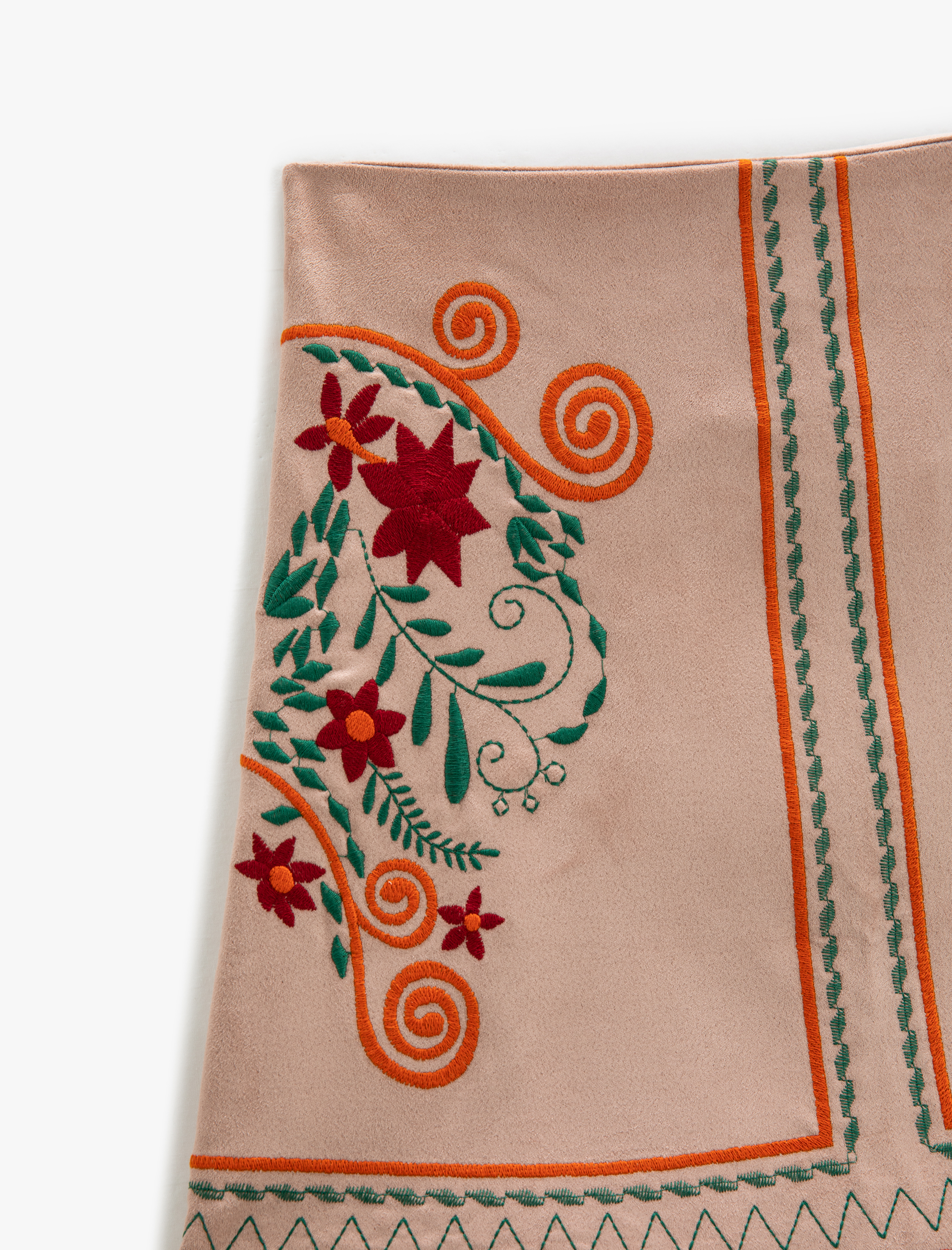 Kız Çocuk Mini Etek Süet Görünümlü Çiçekli İşleme Detaylı Beli Lastikli