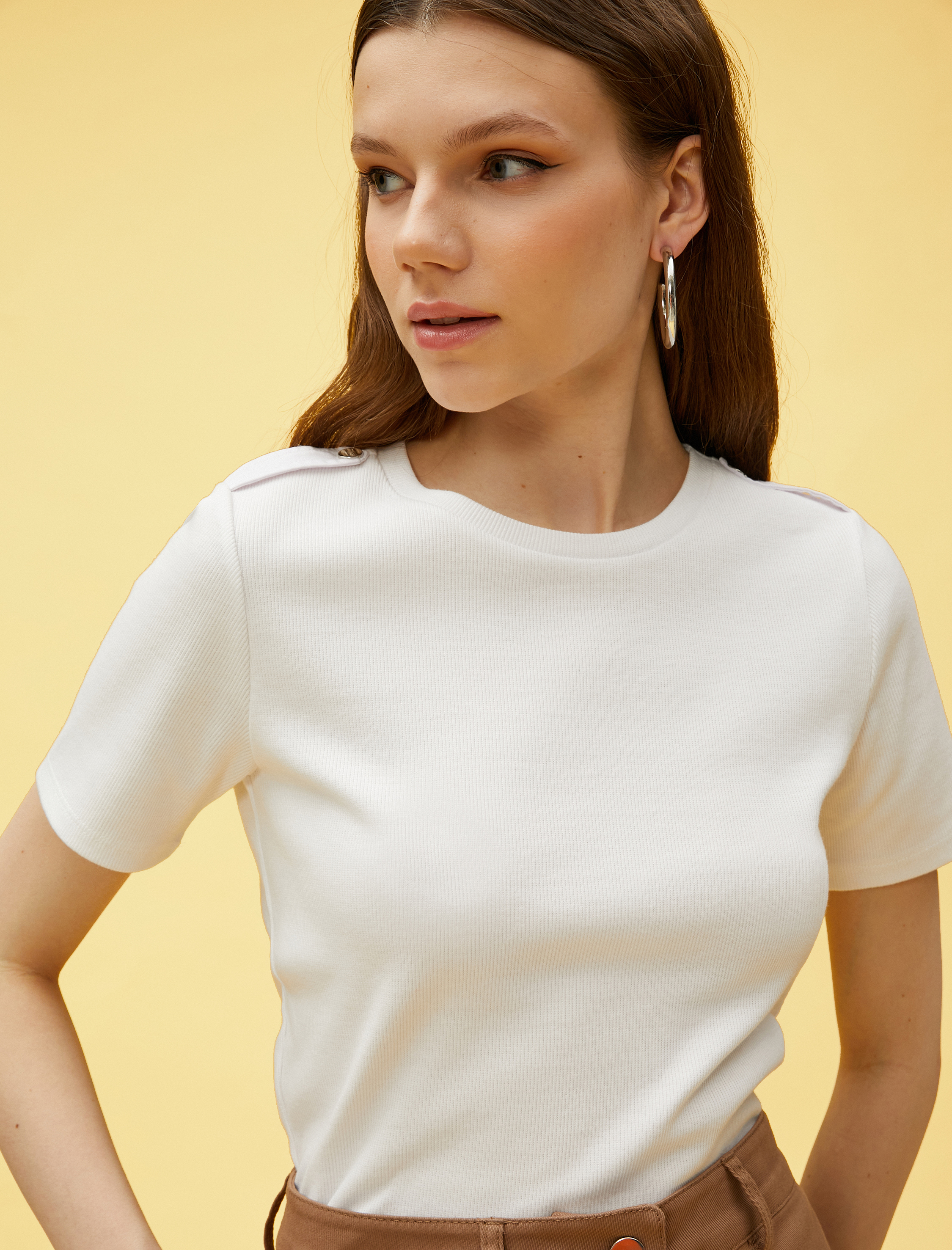 Beyaz Kad n Apolet Detayl Pamuklu Ti rt 3SAK50288EK Koton Beyaz Kad n Apolet Detayl Pamuklu Ti rt 3SAK50288EK Koton