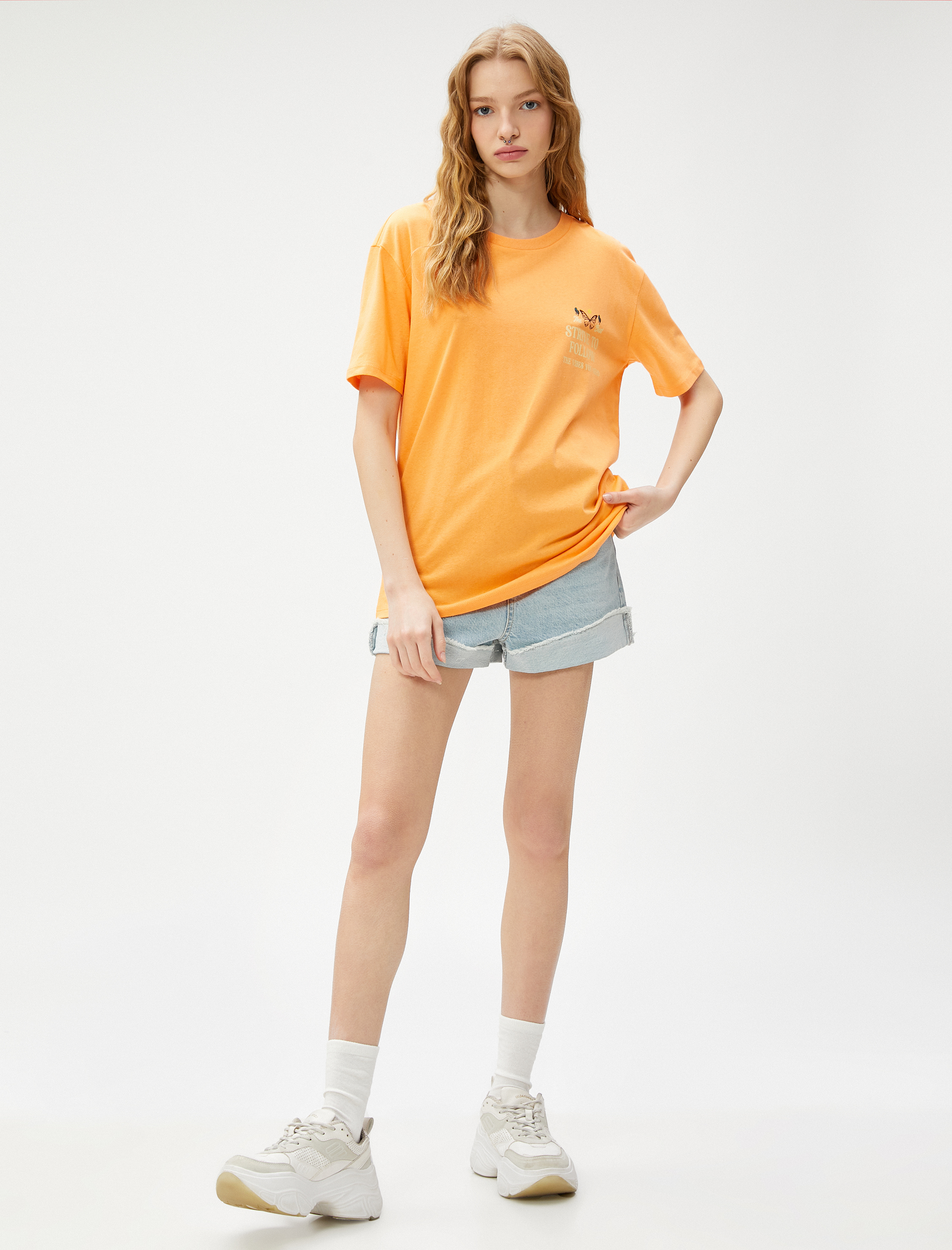   Sırt Baskılı Tişört Bisiklet Yaka Kısa Kollu Pamuklu