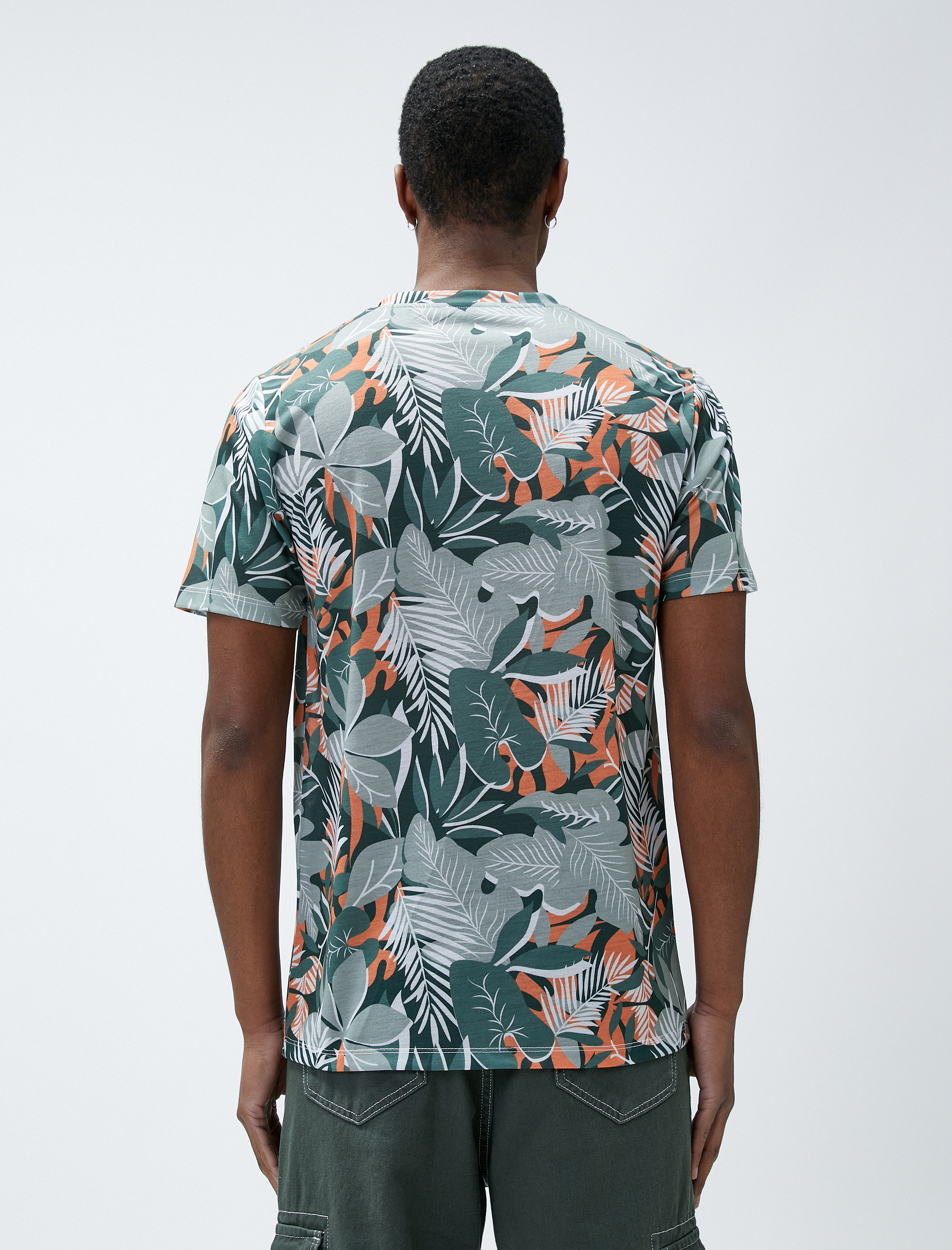   Yaprak Baskılı Tişört Bisiklet Yaka Dar Kesim Kısa Kollu