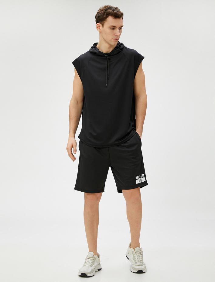  Kapşonlu Sporcu Atleti Kolsuz Dikiş Detaylı