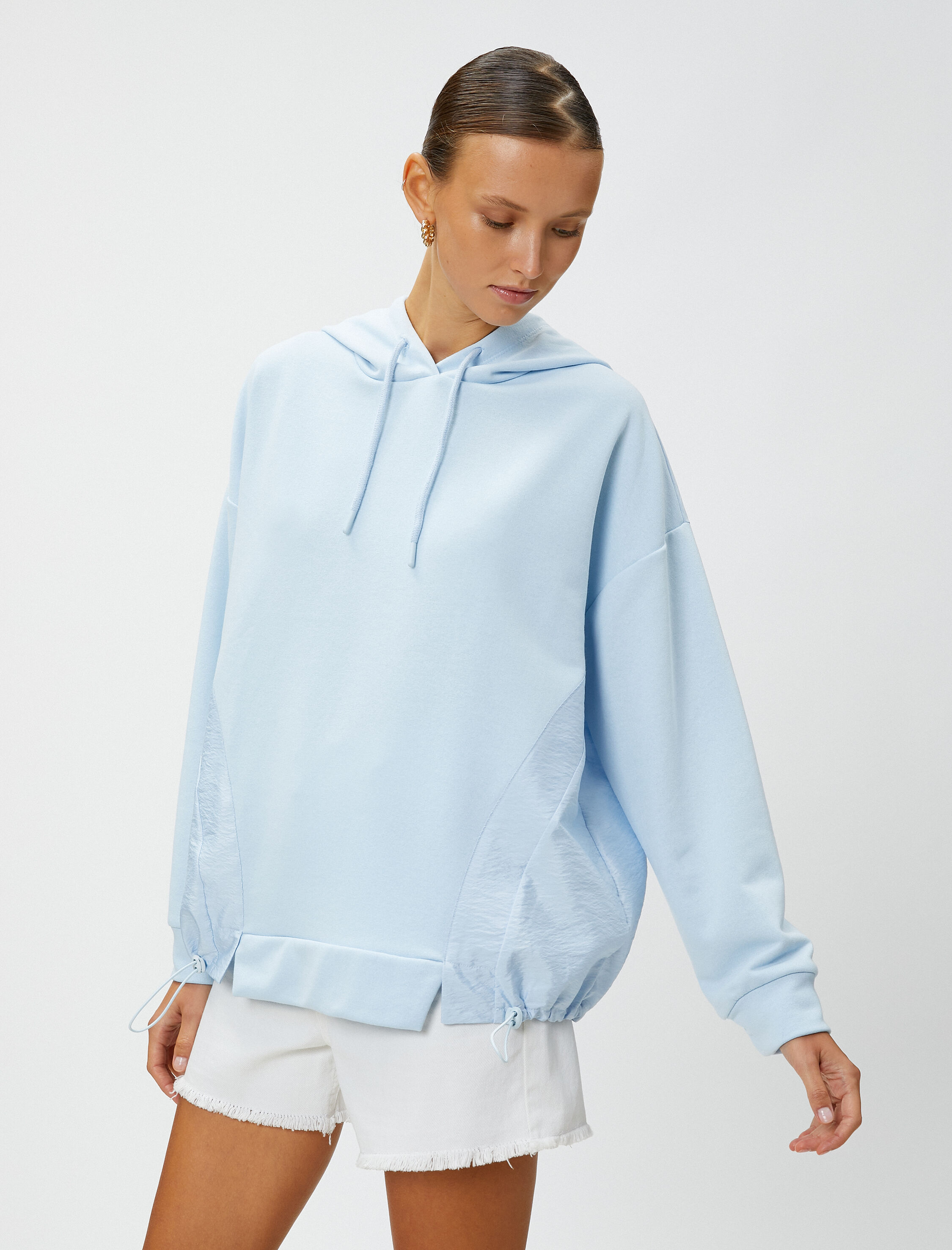  Paraşüt Kumaş Detaylı Kapüşonlu Sweatshirt