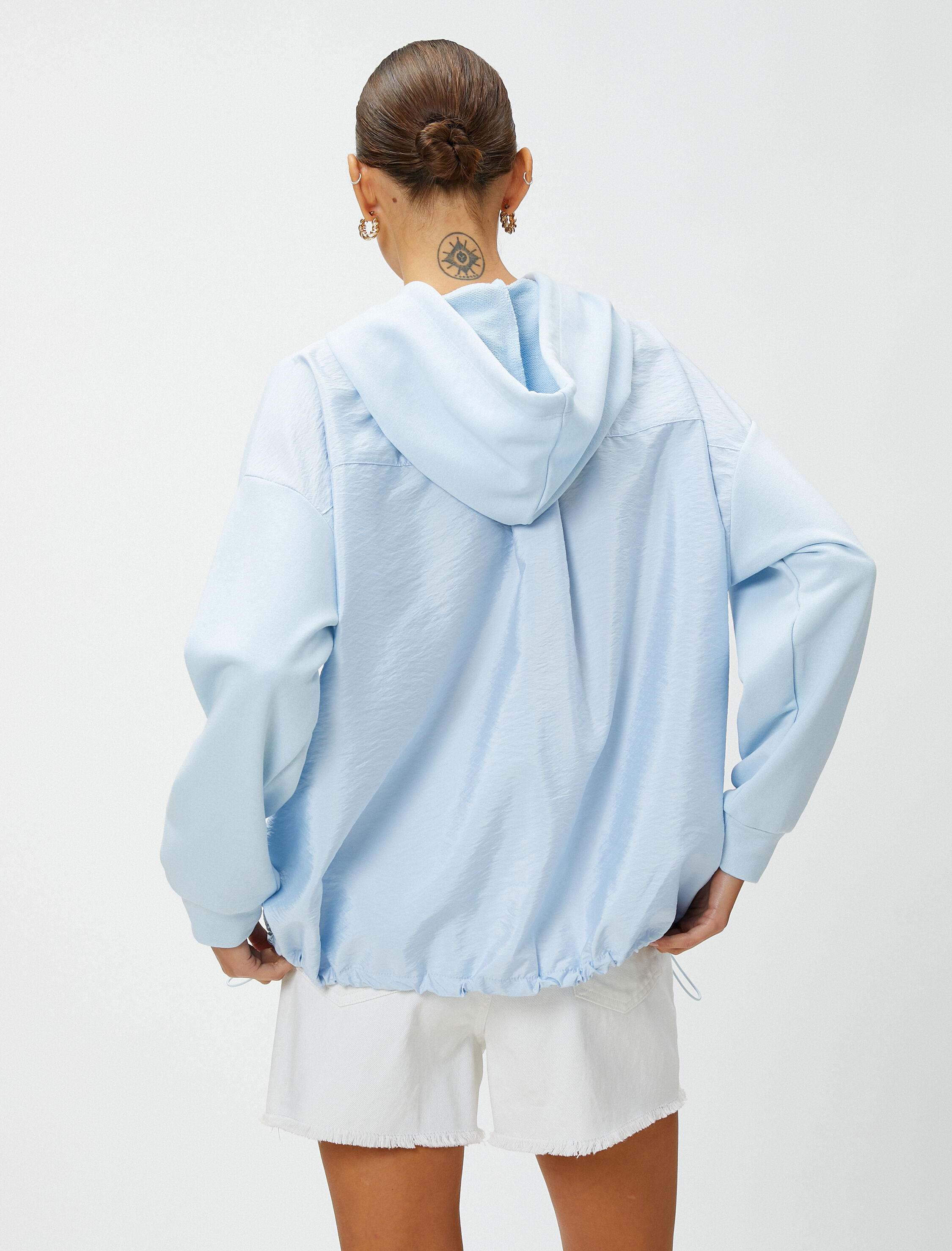   Paraşüt Kumaş Detaylı Kapüşonlu Sweatshirt