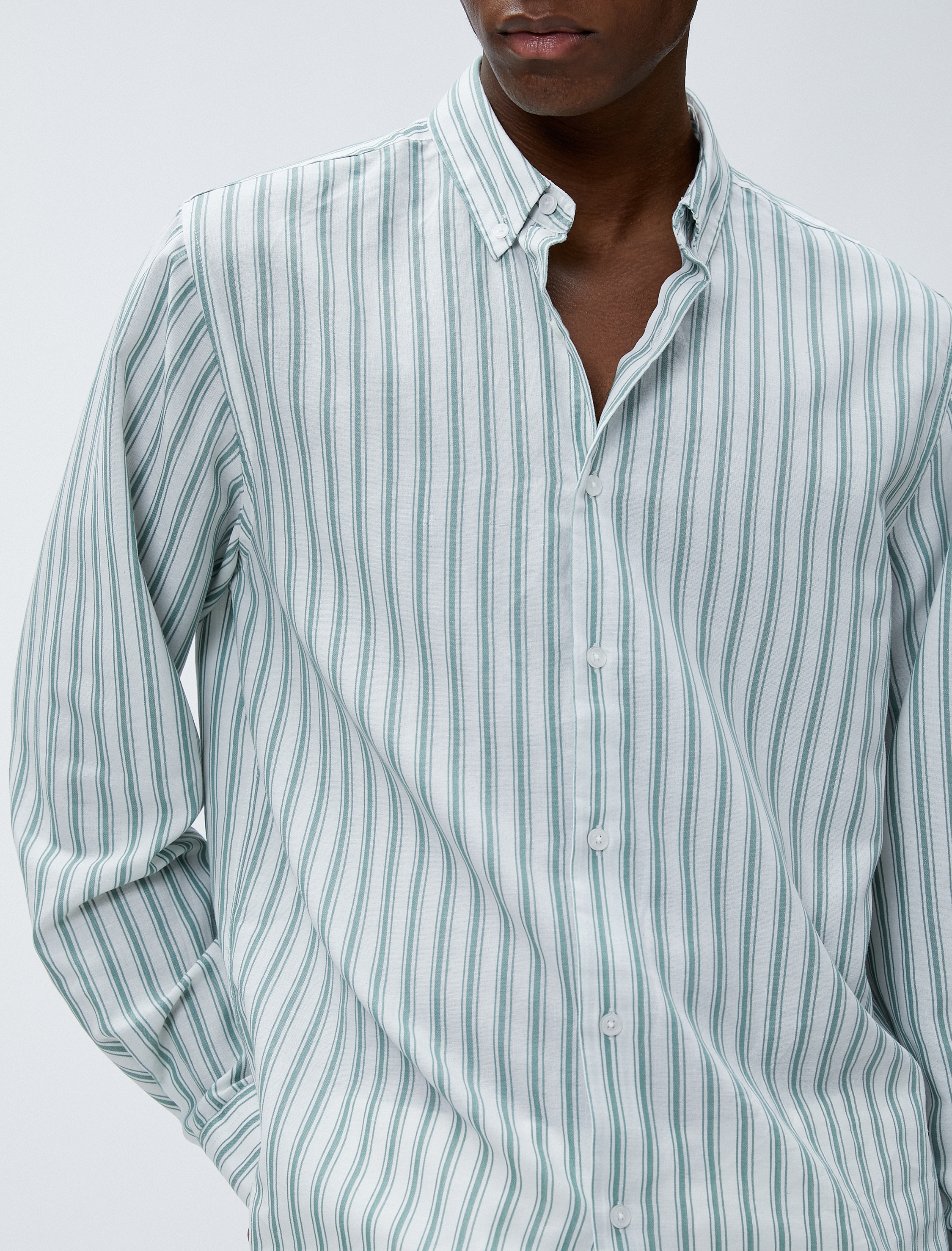   Klasik Yaka Gömlek Düğmeli