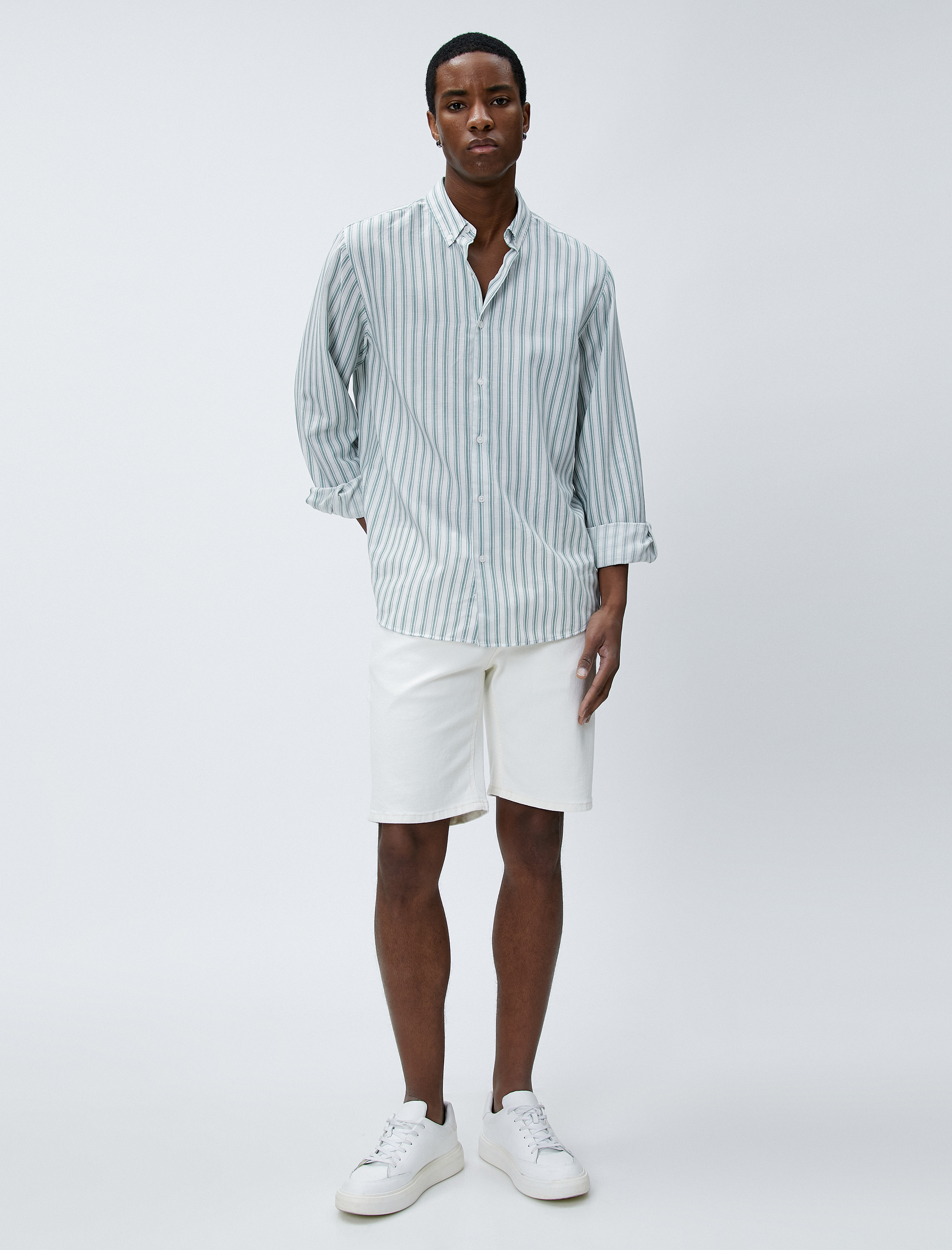   Klasik Yaka Gömlek Düğmeli