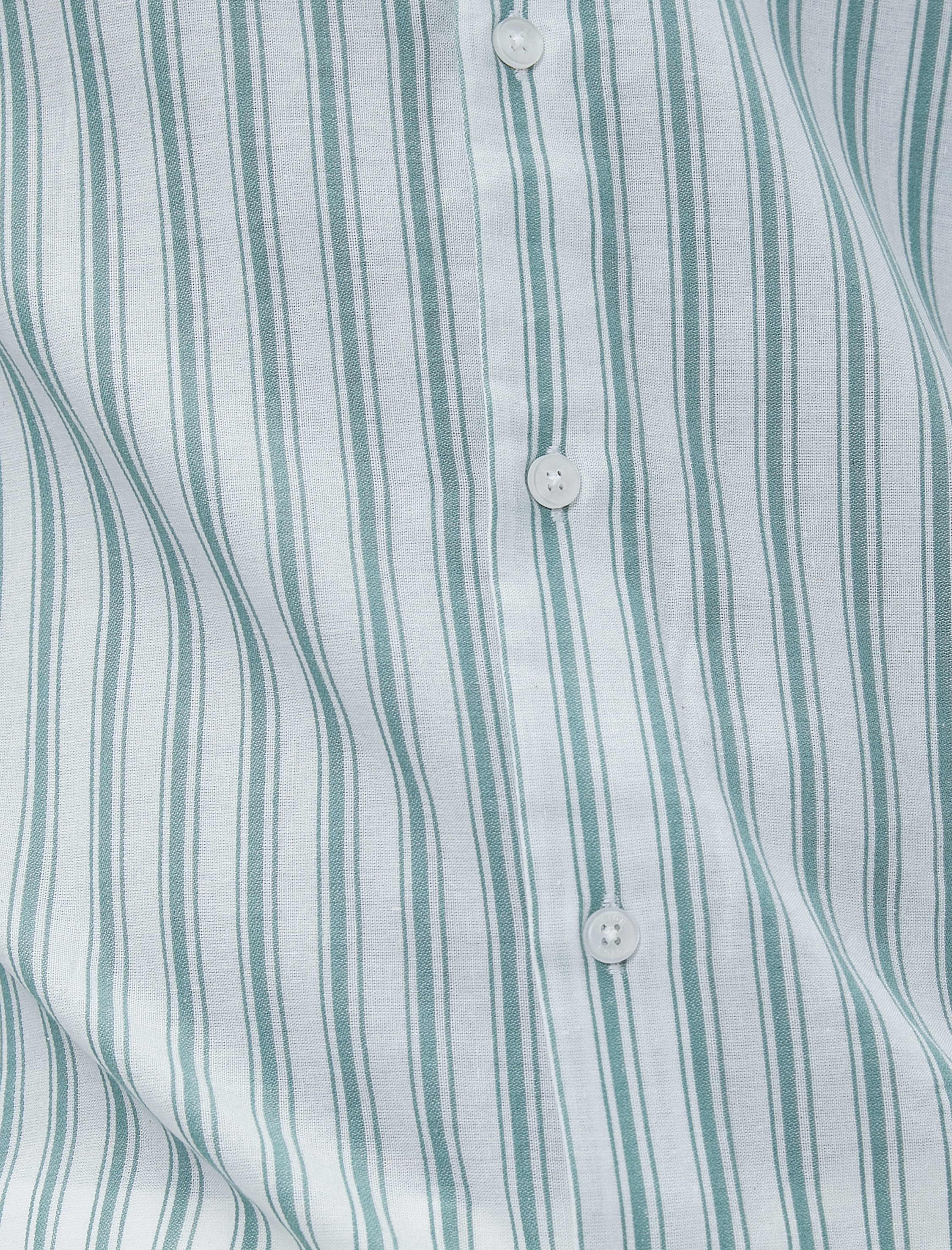   Klasik Yaka Gömlek Düğmeli