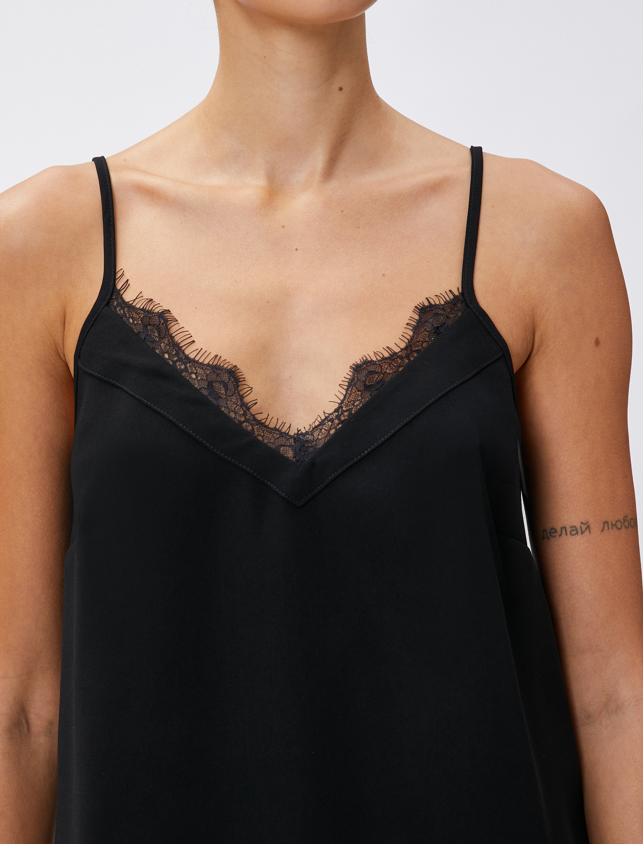   Dantel Detaylı Atlet V Yaka Askılı