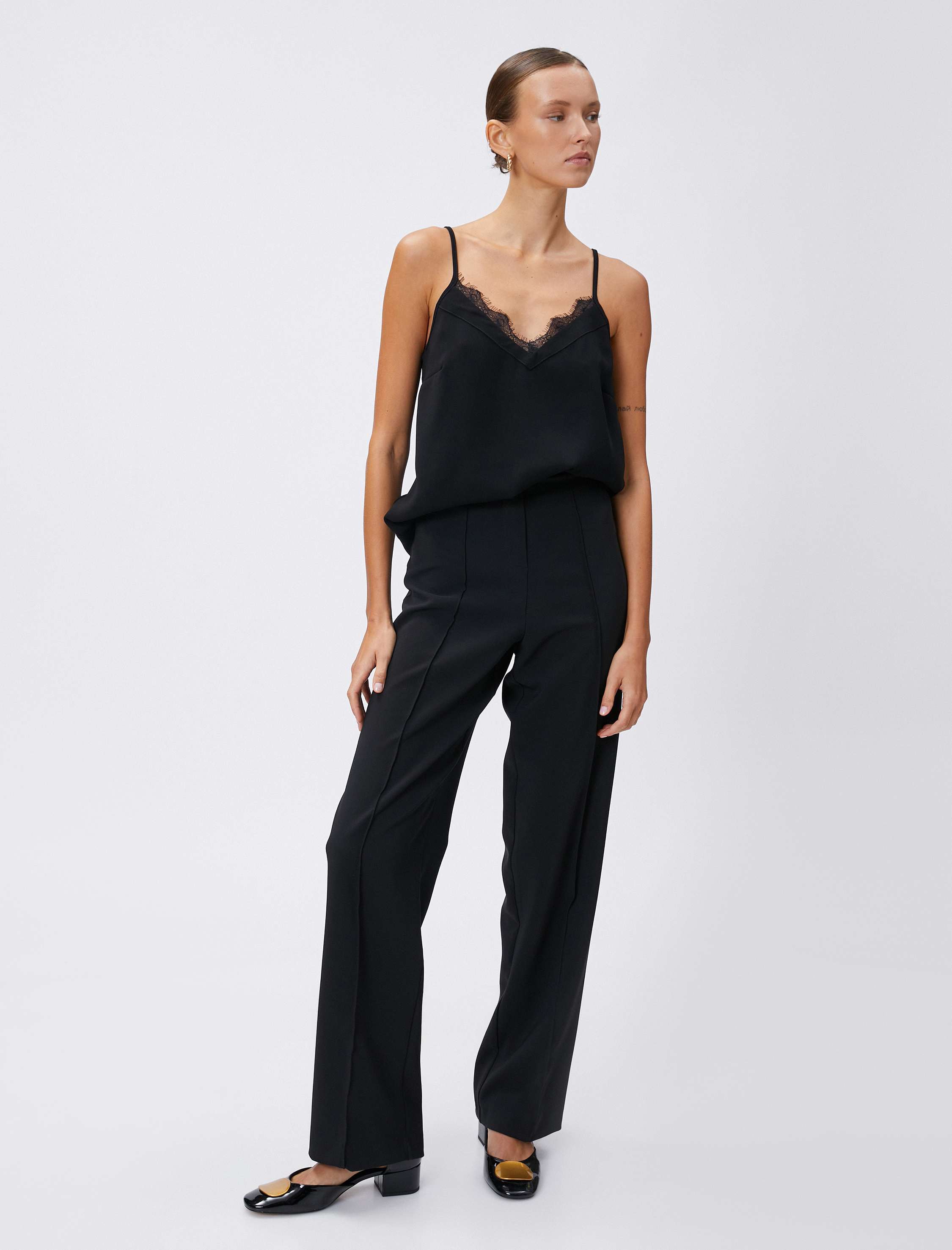   Dantel Detaylı Atlet V Yaka Askılı