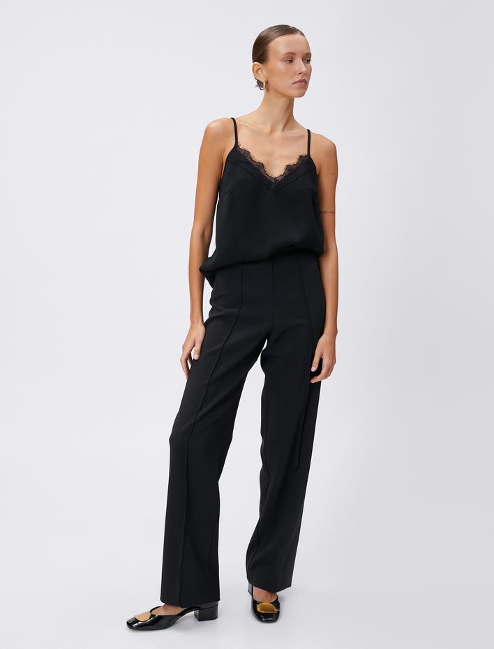  Dantel Detaylı Atlet V Yaka Askılı