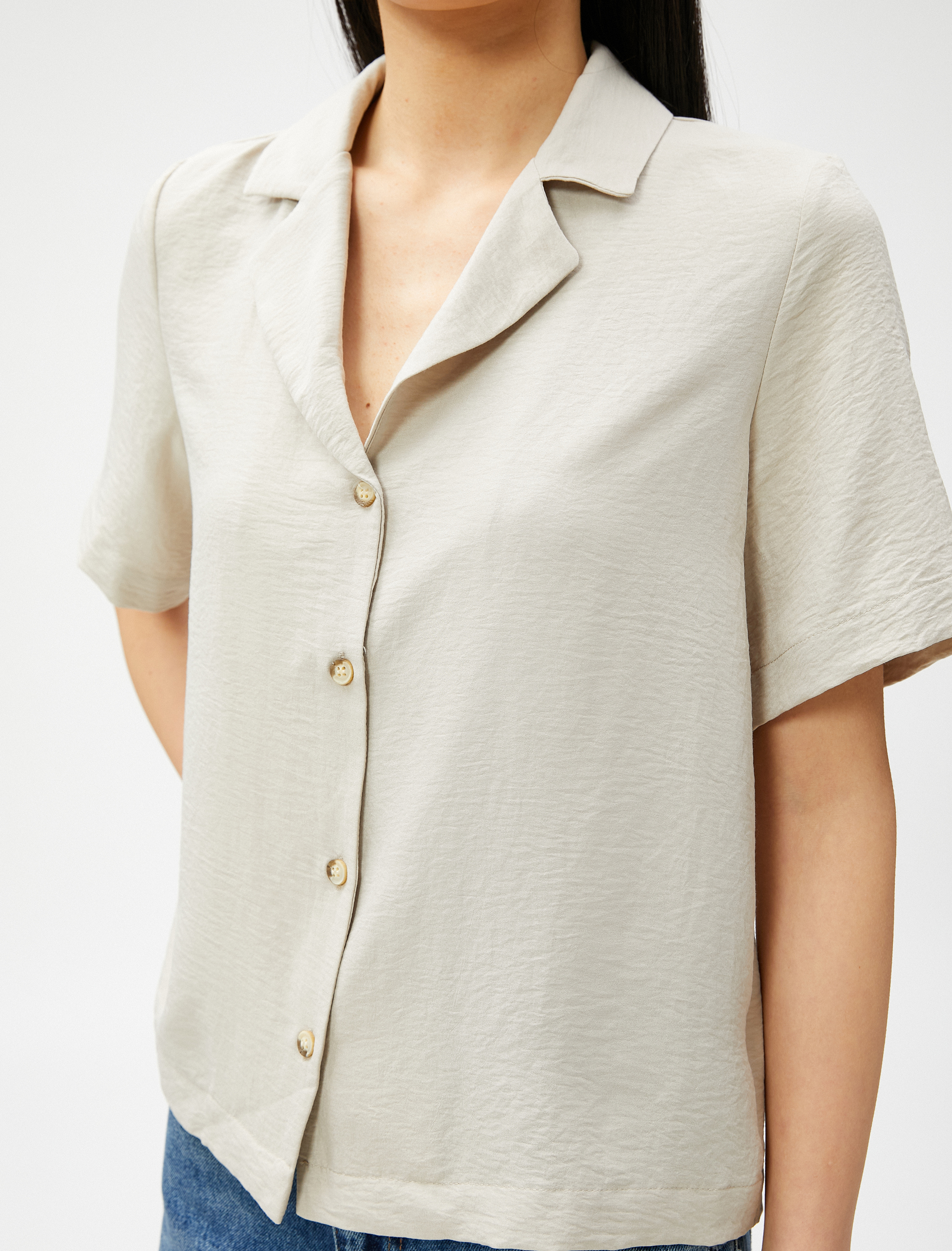   Kısa Kollu Düğmeli Gömlek Ceket Yaka