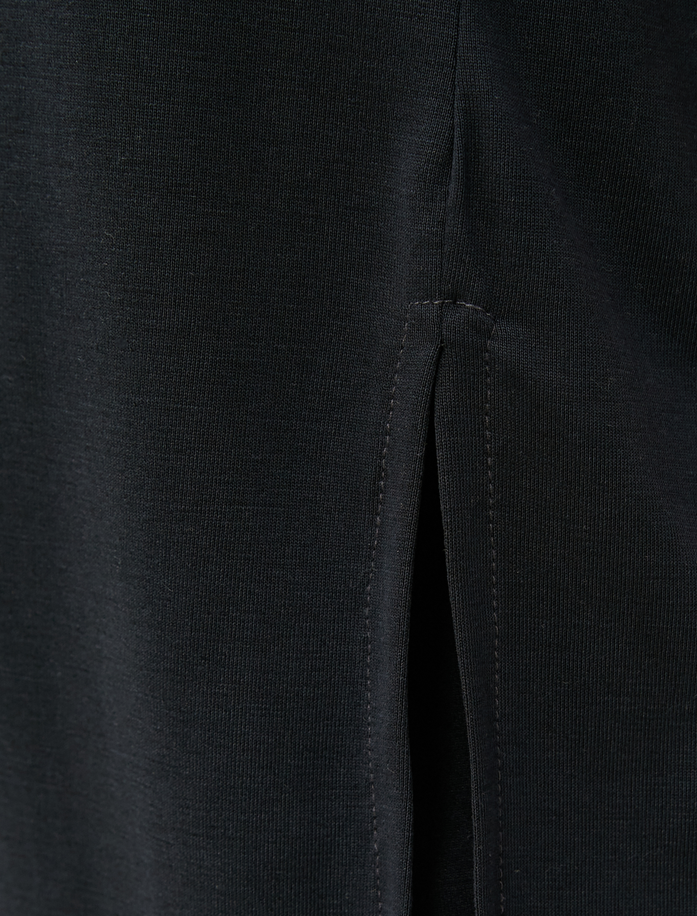   Modal Karışımlı Spor Tişört Yırtmaç Detaylı