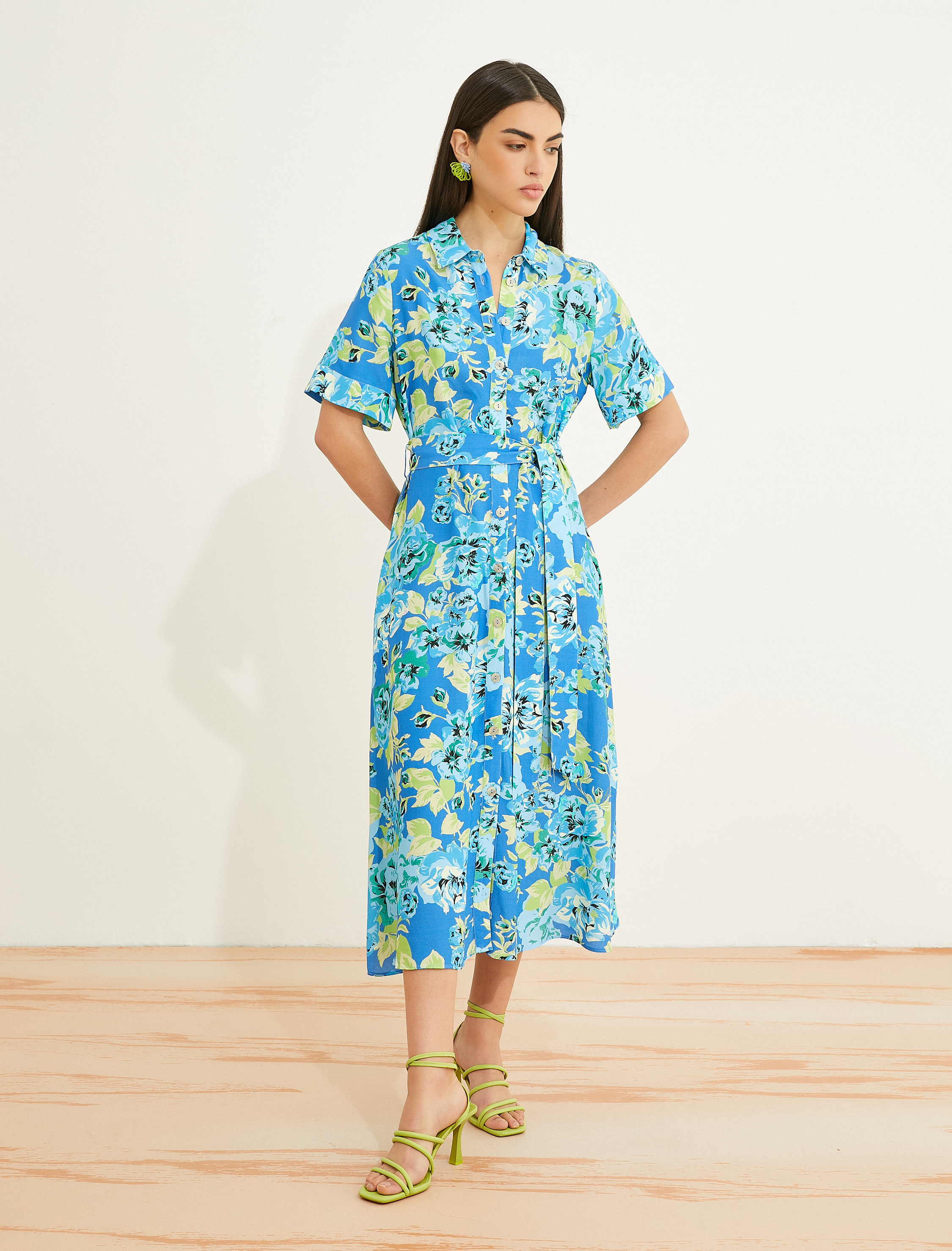   Çiçekli Gömlek Elbise Midi Boy Kısa Kollu