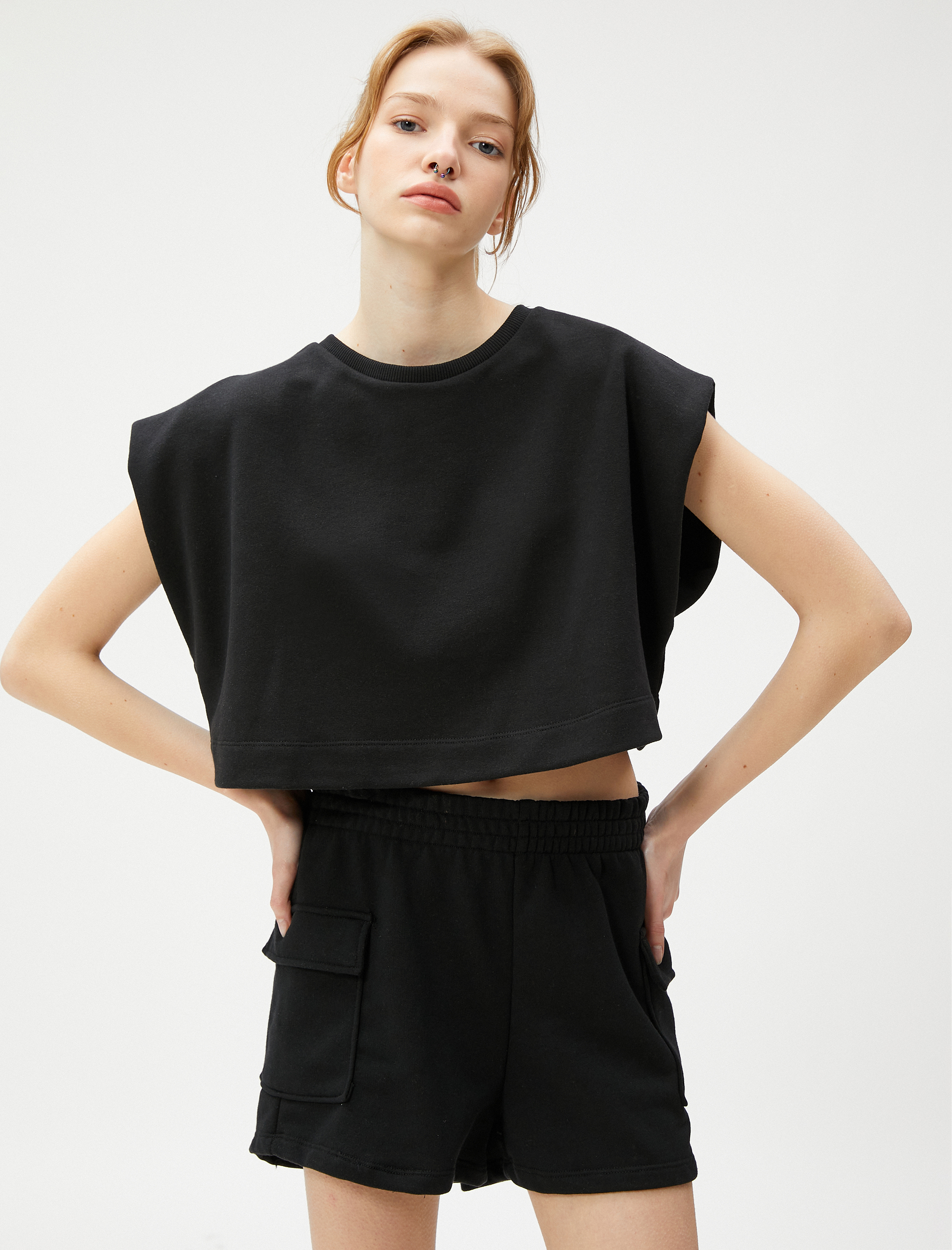   Crop Spor Tişört Düşük Kollu